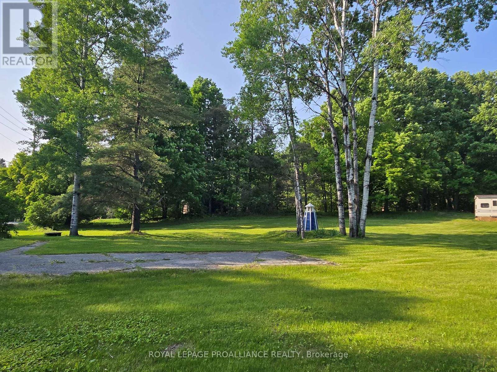 












2476 HENDERSON ROAD

,
Central Frontenac (Frontenac Centre),







Ontario
K0H1B0

