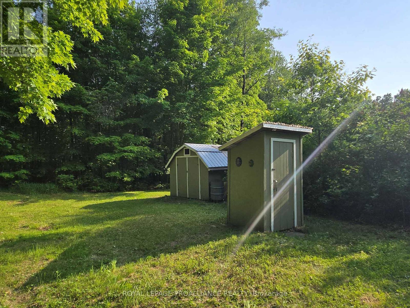 












2476 HENDERSON ROAD

,
Central Frontenac (Frontenac Centre),







Ontario
K0H1B0

