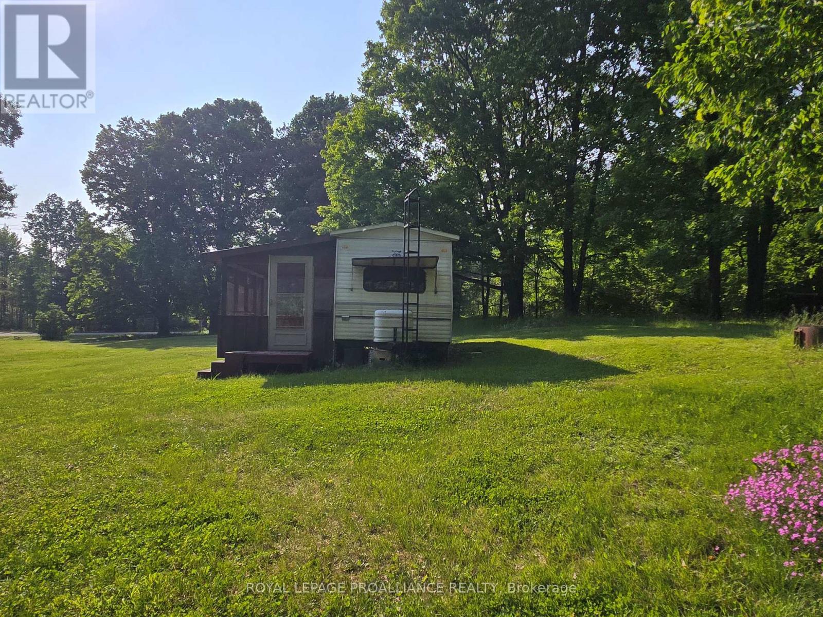 












2476 HENDERSON ROAD

,
Central Frontenac (Frontenac Centre),







Ontario
K0H1B0

