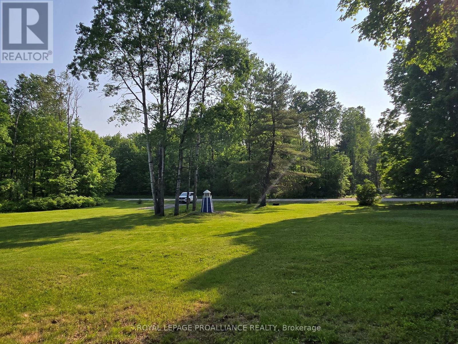 












2476 HENDERSON ROAD

,
Central Frontenac (Frontenac Centre),







Ontario
K0H1B0

