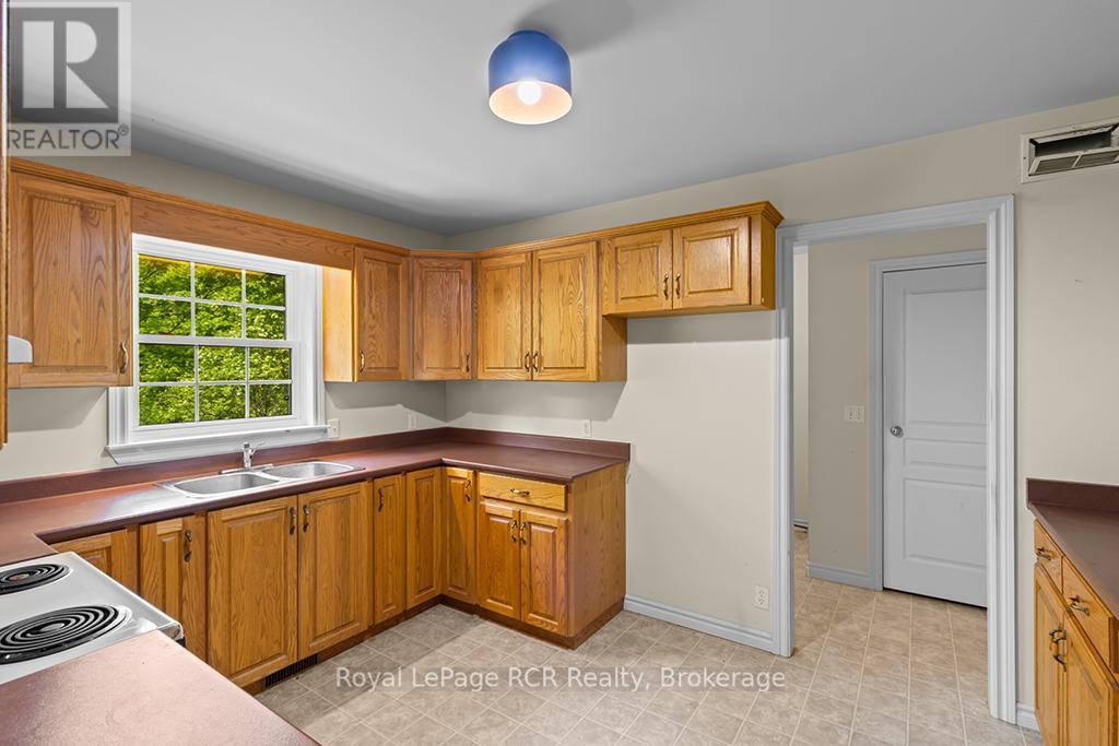












796172 EAST BACK LINE

,
Chatsworth,




Ontario
N0H1C0

