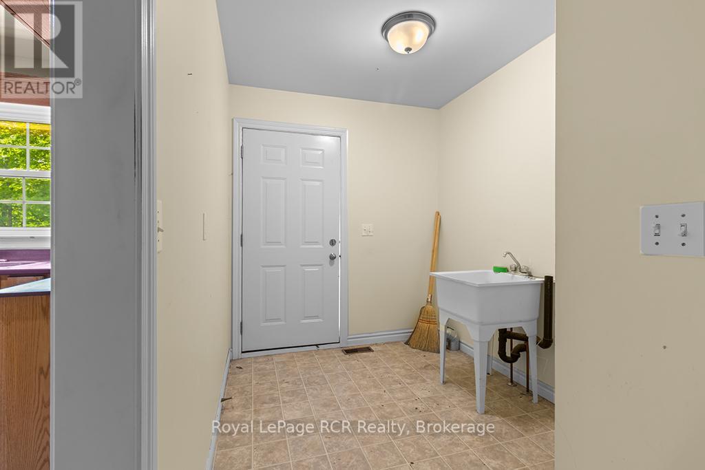 












796172 EAST BACK LINE

,
Chatsworth,




Ontario
N0H1C0

