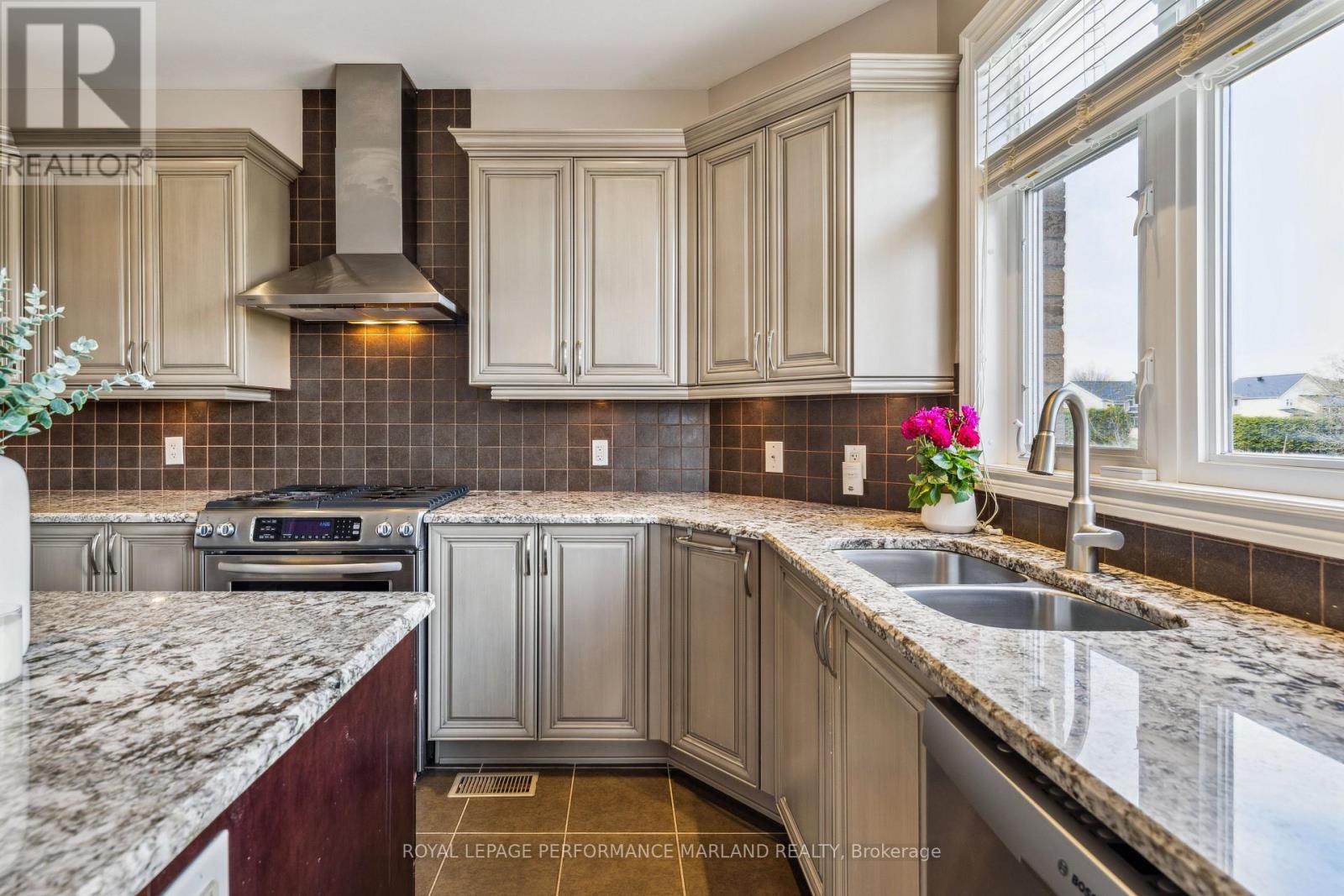 












120 AUGUST LILY CRESCENT

,
Ottawa,




Ontario
K1V2A6


