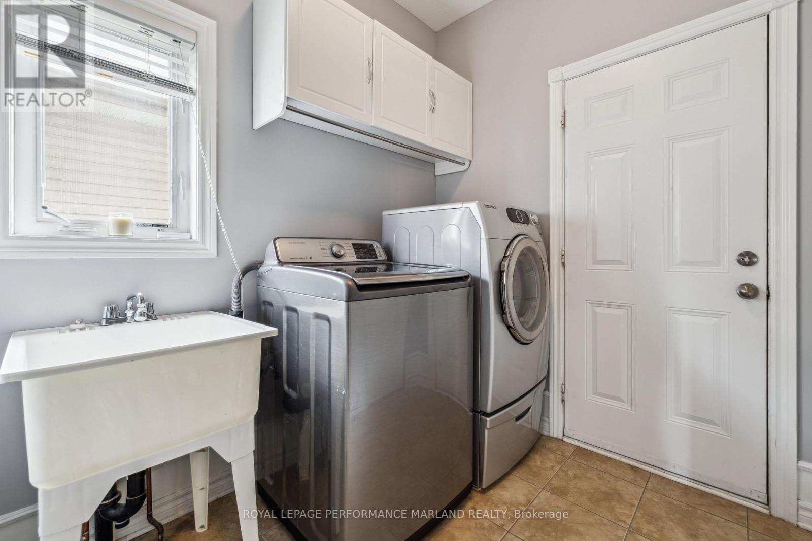 












120 AUGUST LILY CRESCENT

,
Ottawa,




Ontario
K1V2A6

