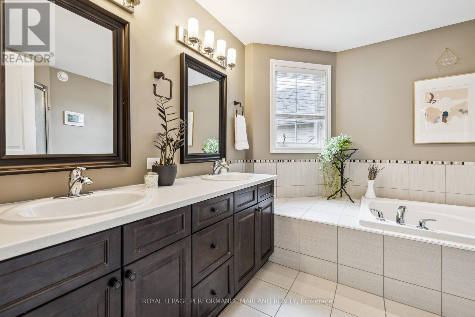 












120 AUGUST LILY CRESCENT

,
Ottawa,




Ontario
K1V2A6

