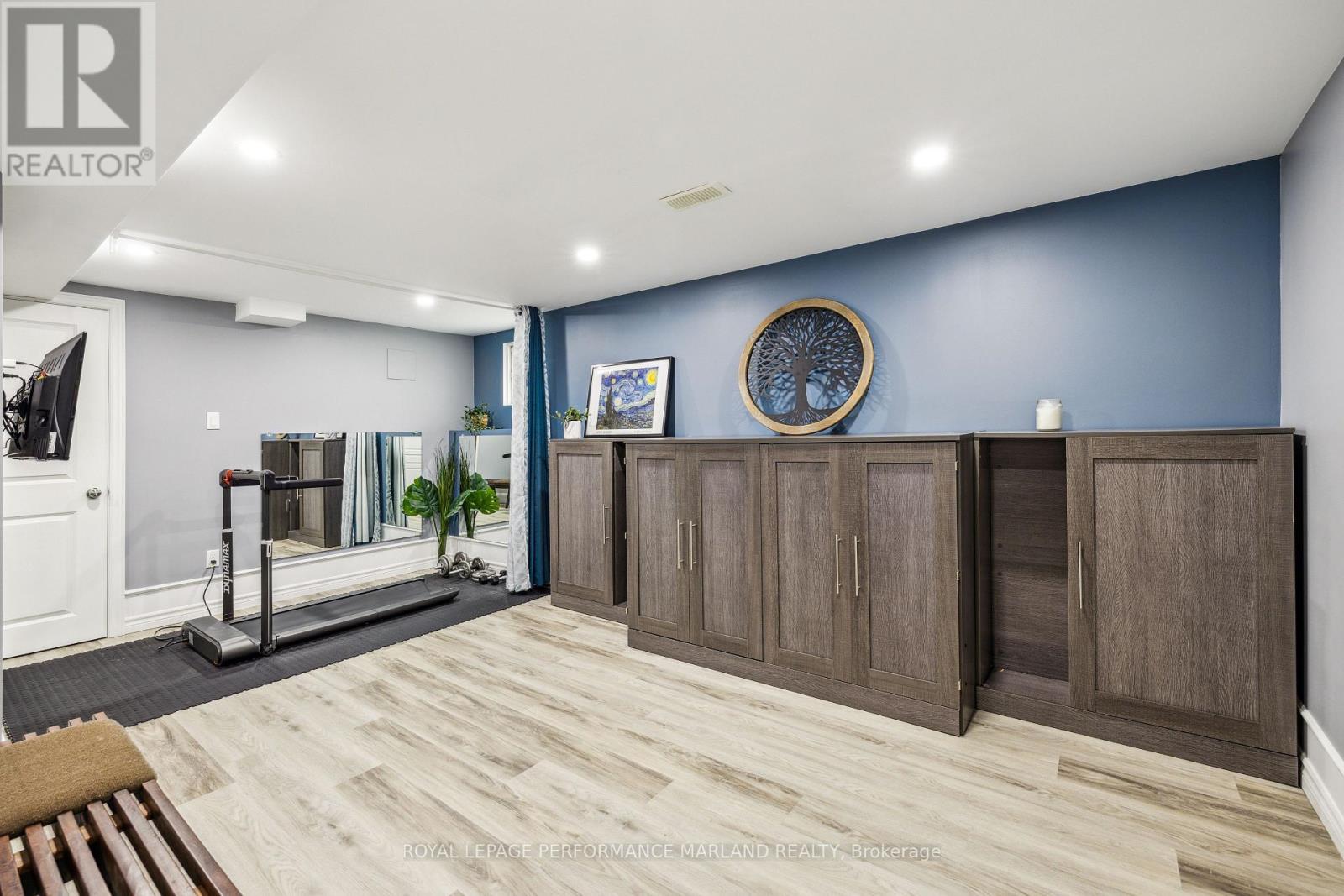 












120 AUGUST LILY CRESCENT

,
Ottawa,




Ontario
K1V2A6

