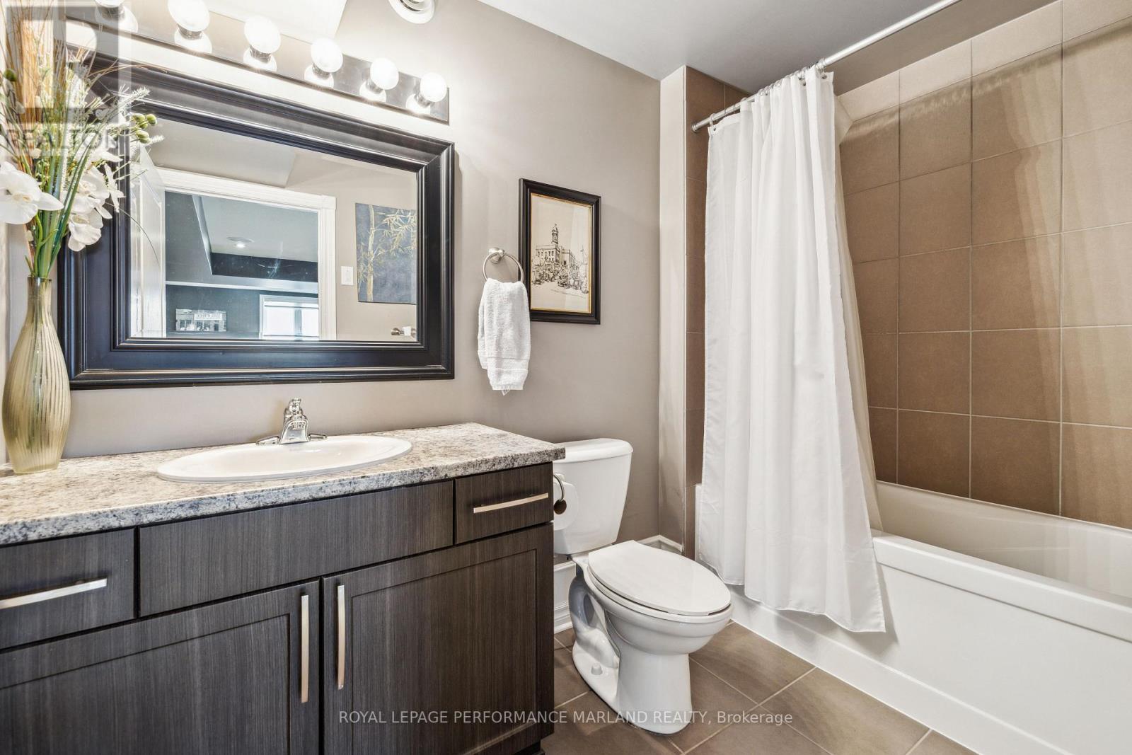 












120 AUGUST LILY CRESCENT

,
Ottawa,




Ontario
K1V2A6

