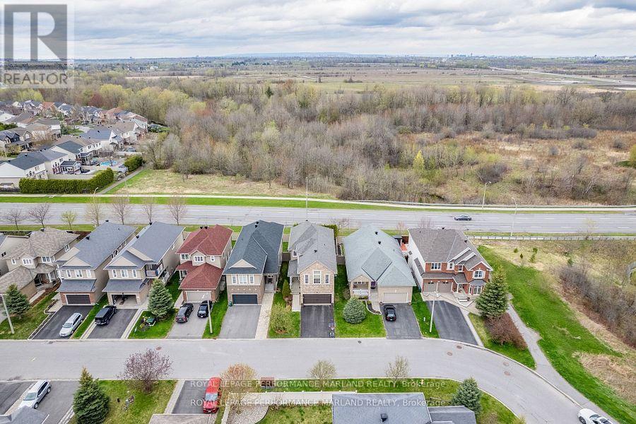 












120 AUGUST LILY CRESCENT

,
Ottawa,




Ontario
K1V2A6

