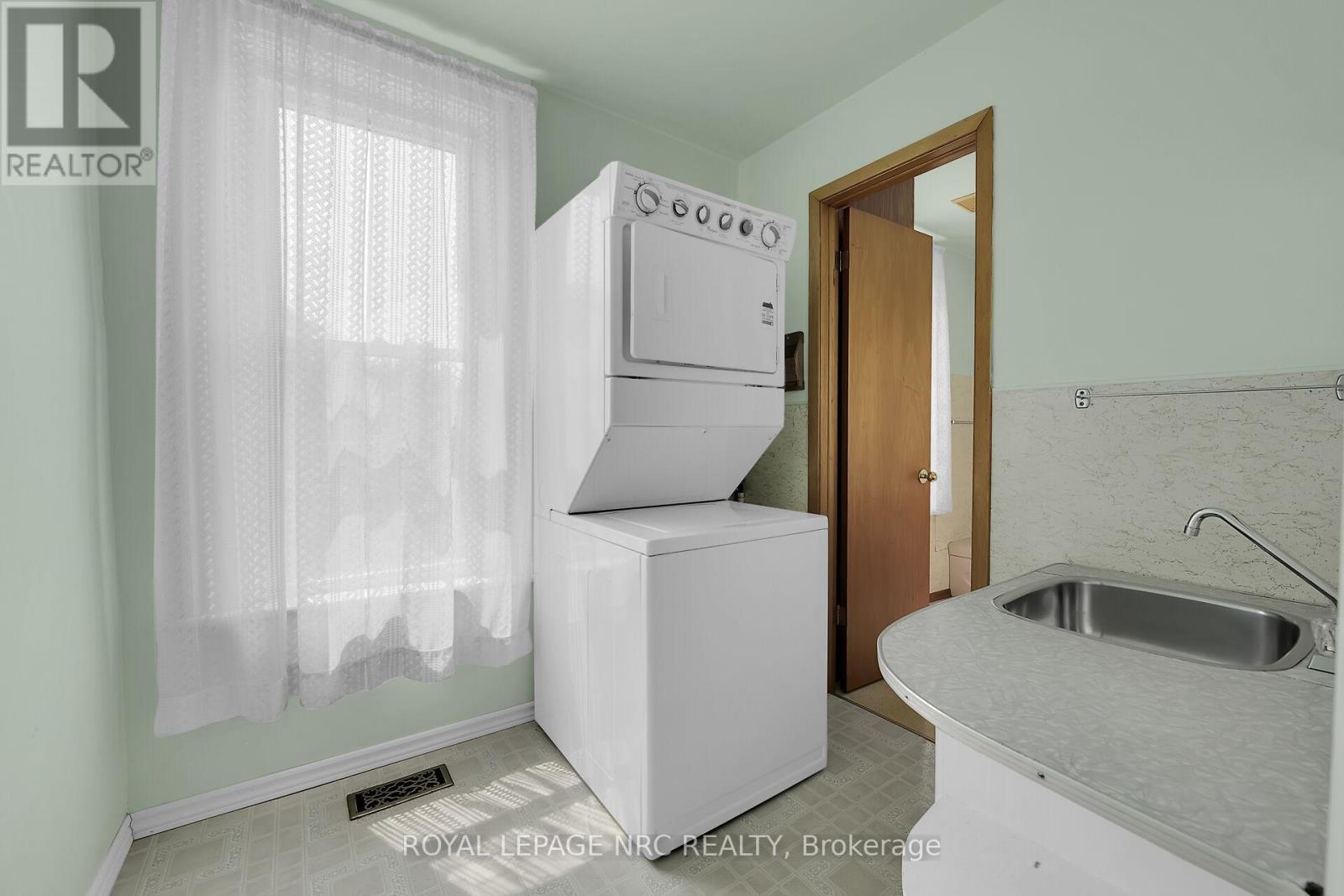 












3834 HALDIMAND 20 ROAD

,
Haldimand,




Ontario
N1A2W3

