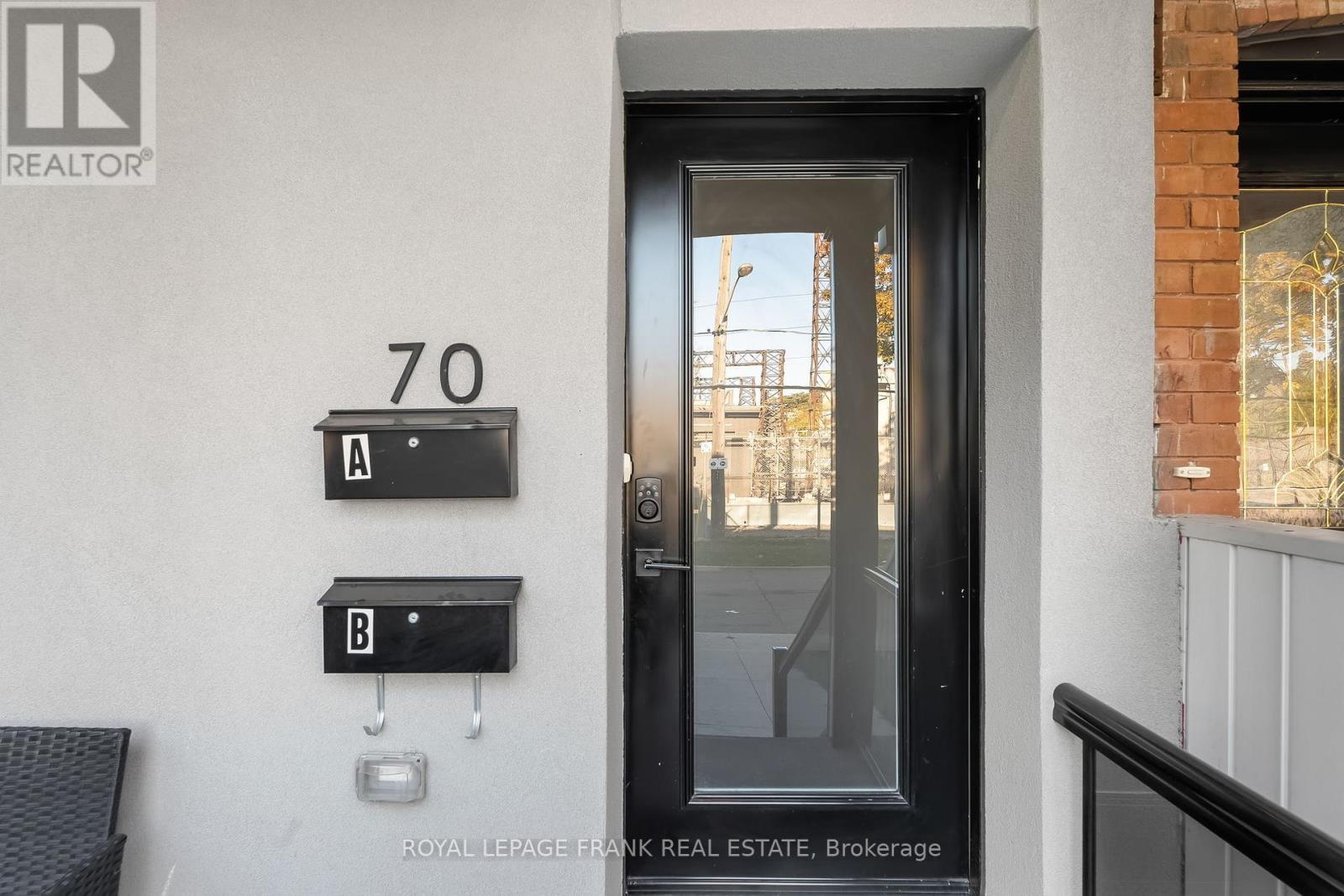 












70 WILTSHIRE AVENUE

,
Toronto (Weston-Pellam Park),




Ontario
M6N2V9

