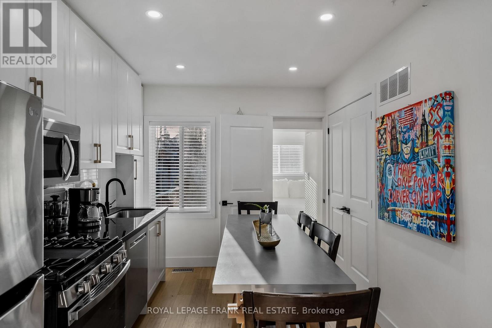












70 WILTSHIRE AVENUE

,
Toronto (Weston-Pellam Park),




Ontario
M6N2V9

