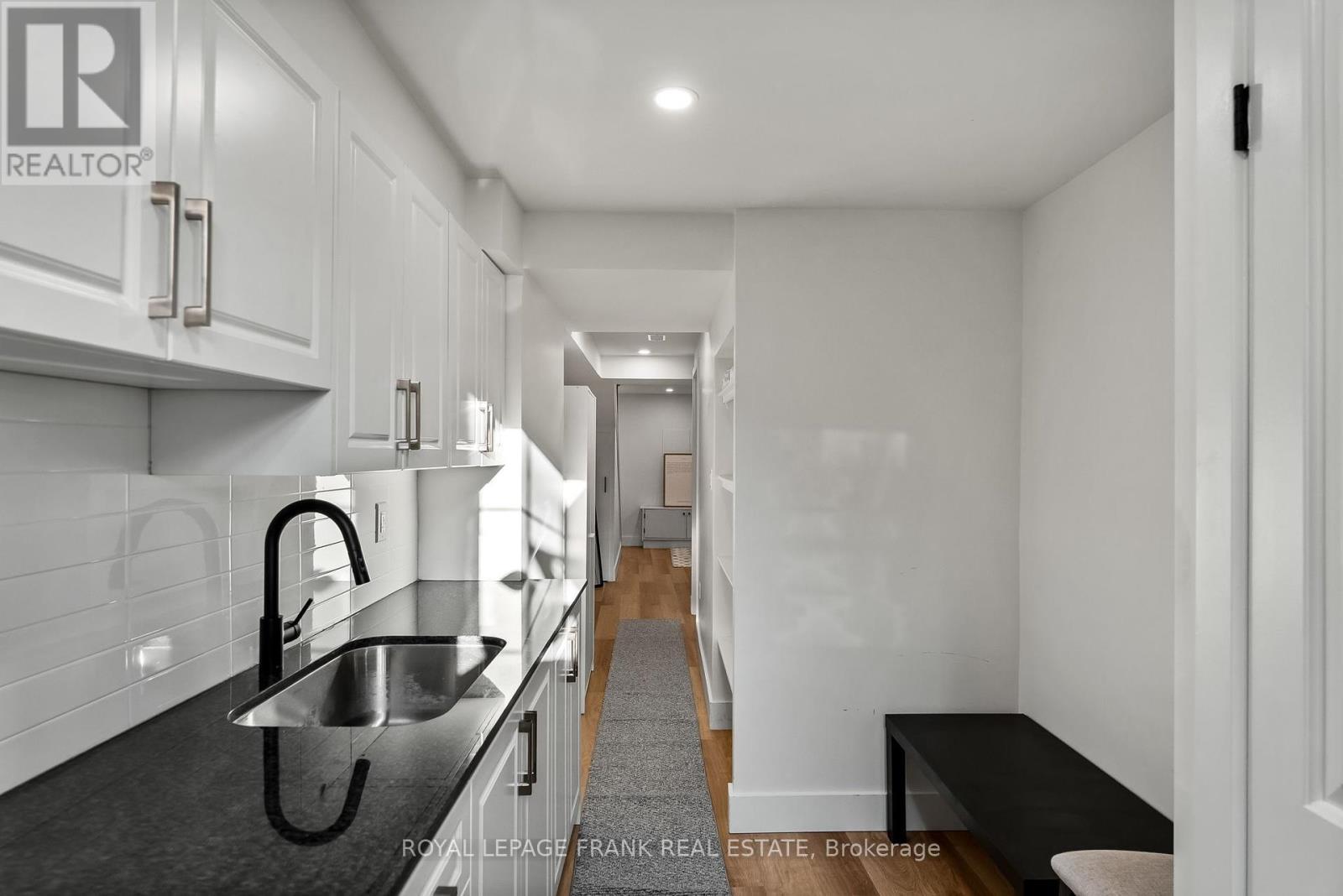 












70 WILTSHIRE AVENUE

,
Toronto (Weston-Pellam Park),




Ontario
M6N2V9

