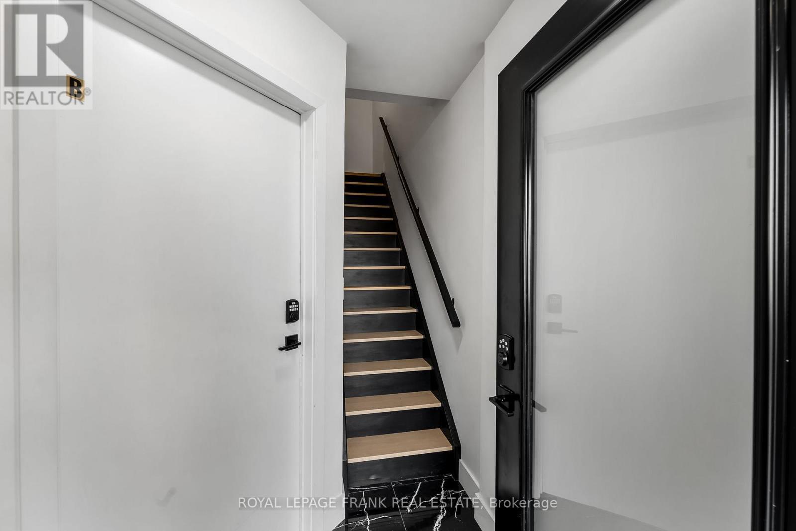 












70 WILTSHIRE AVENUE

,
Toronto (Weston-Pellam Park),




Ontario
M6N2V9

