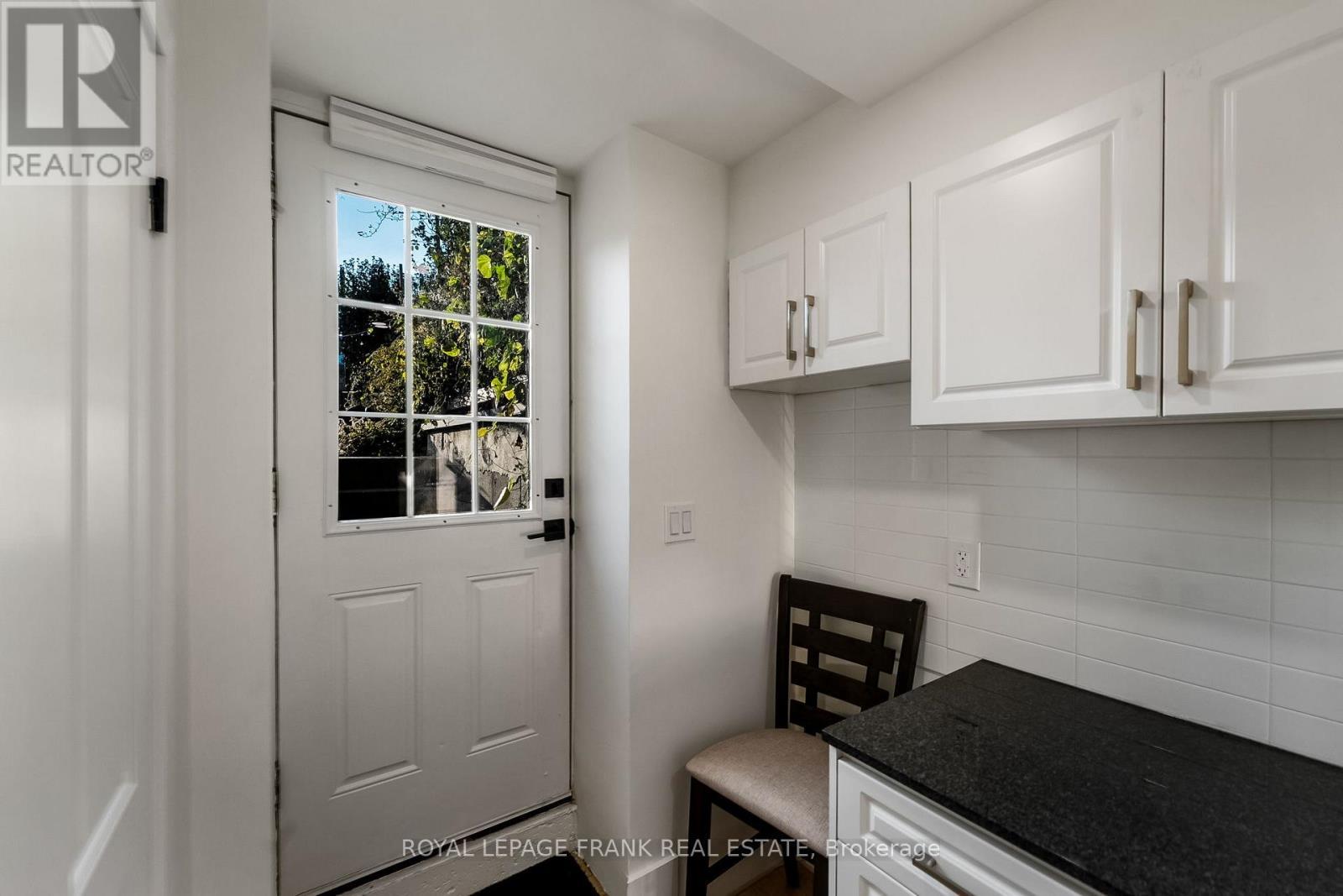 












70 WILTSHIRE AVENUE

,
Toronto (Weston-Pellam Park),




Ontario
M6N2V9

