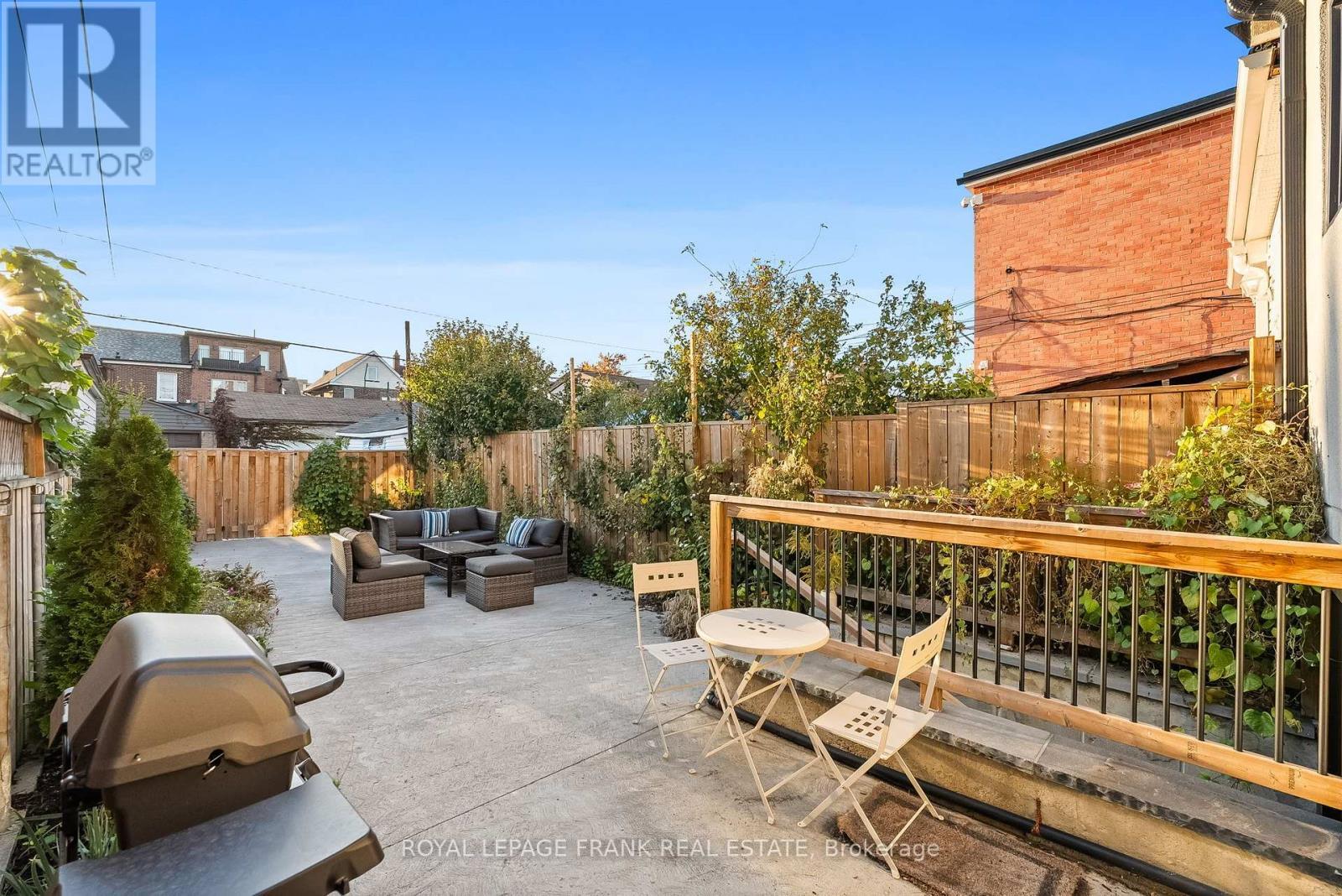 












70 WILTSHIRE AVENUE

,
Toronto (Weston-Pellam Park),




Ontario
M6N2V9

