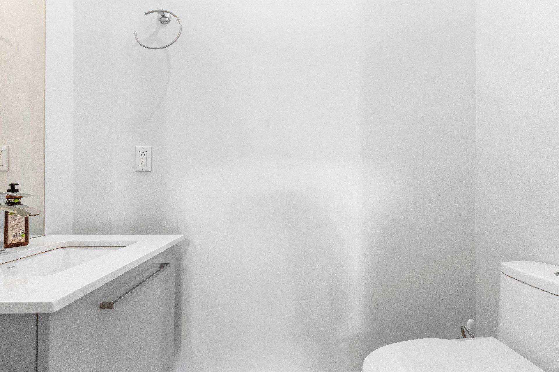 









3171


Rue Frégault

,
Laval (Chomedey),




QC
H7T0C6

