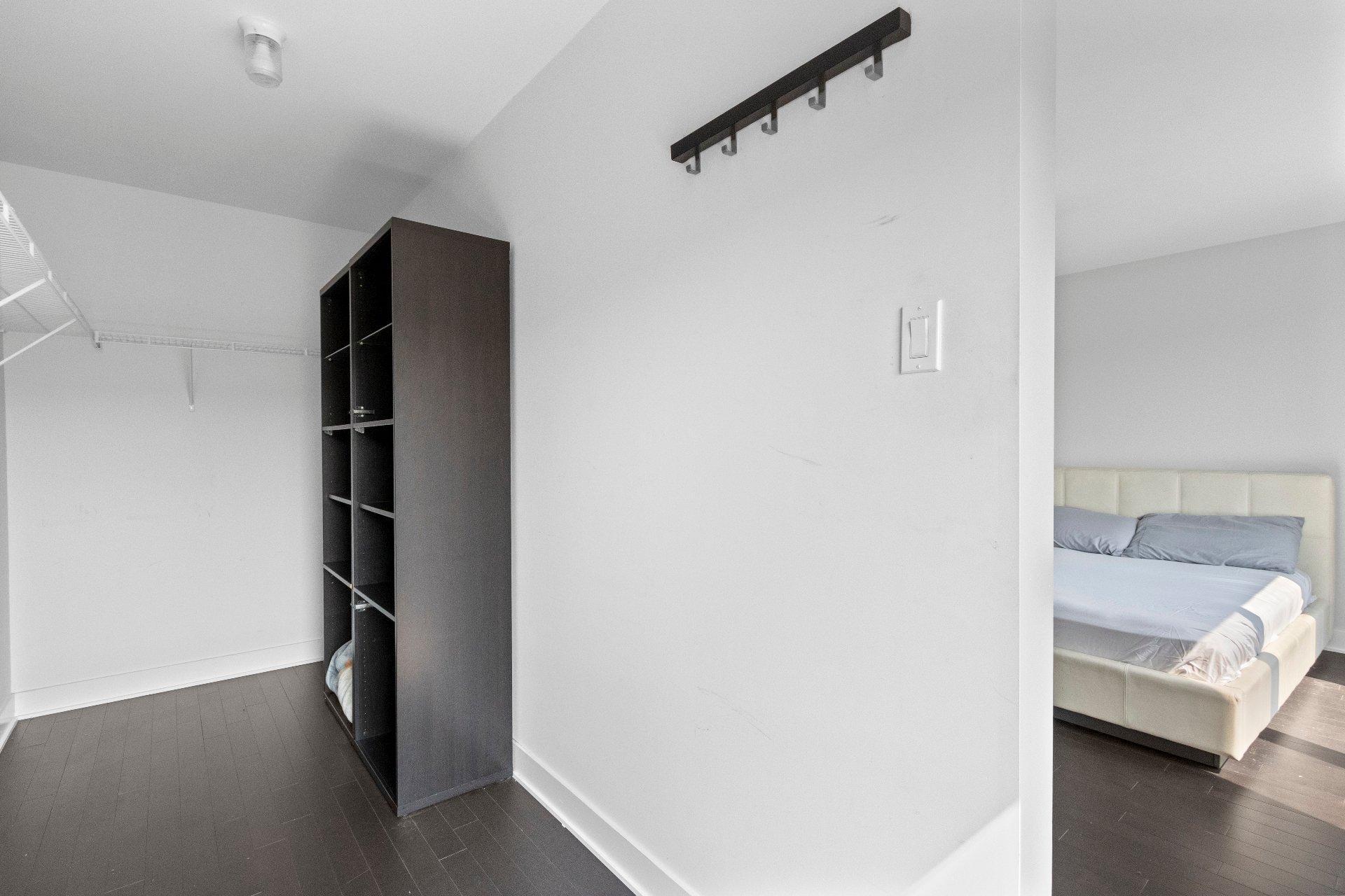 









3171


Rue Frégault

,
Laval (Chomedey),




QC
H7T0C6

