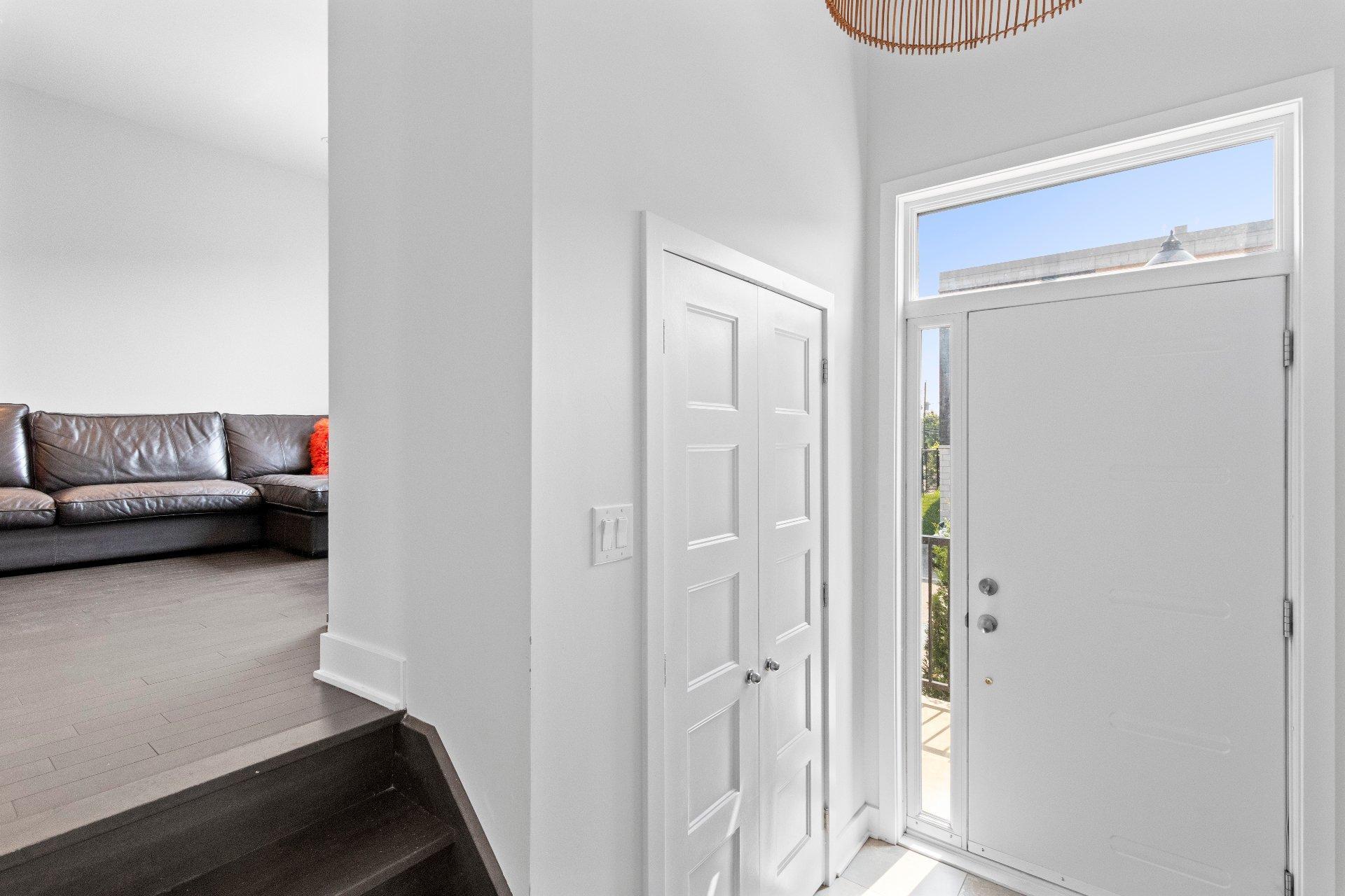 









3171


Rue Frégault

,
Laval (Chomedey),




QC
H7T0C6


