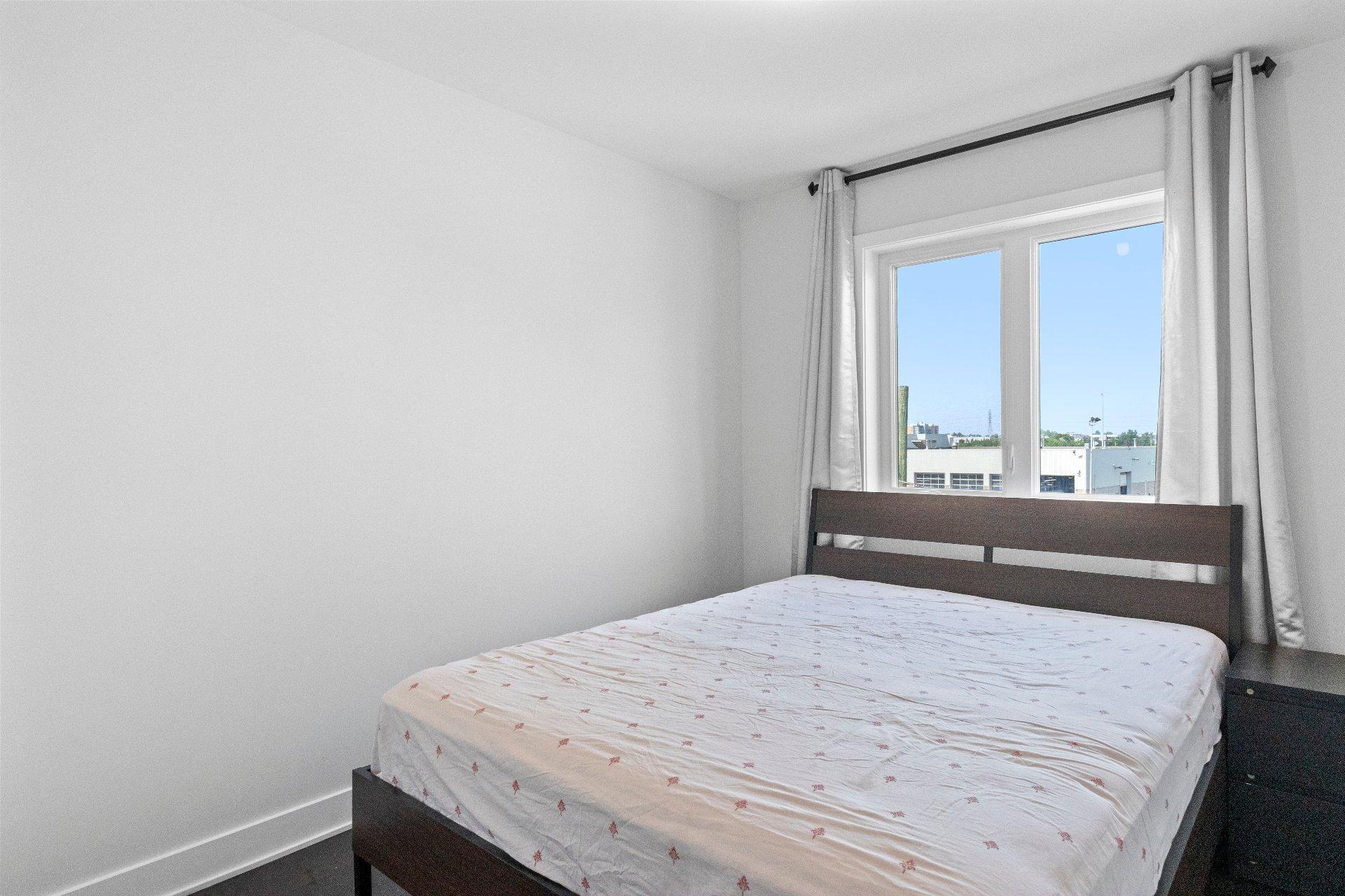 









3171


Rue Frégault

,
Laval (Chomedey),




QC
H7T0C6

