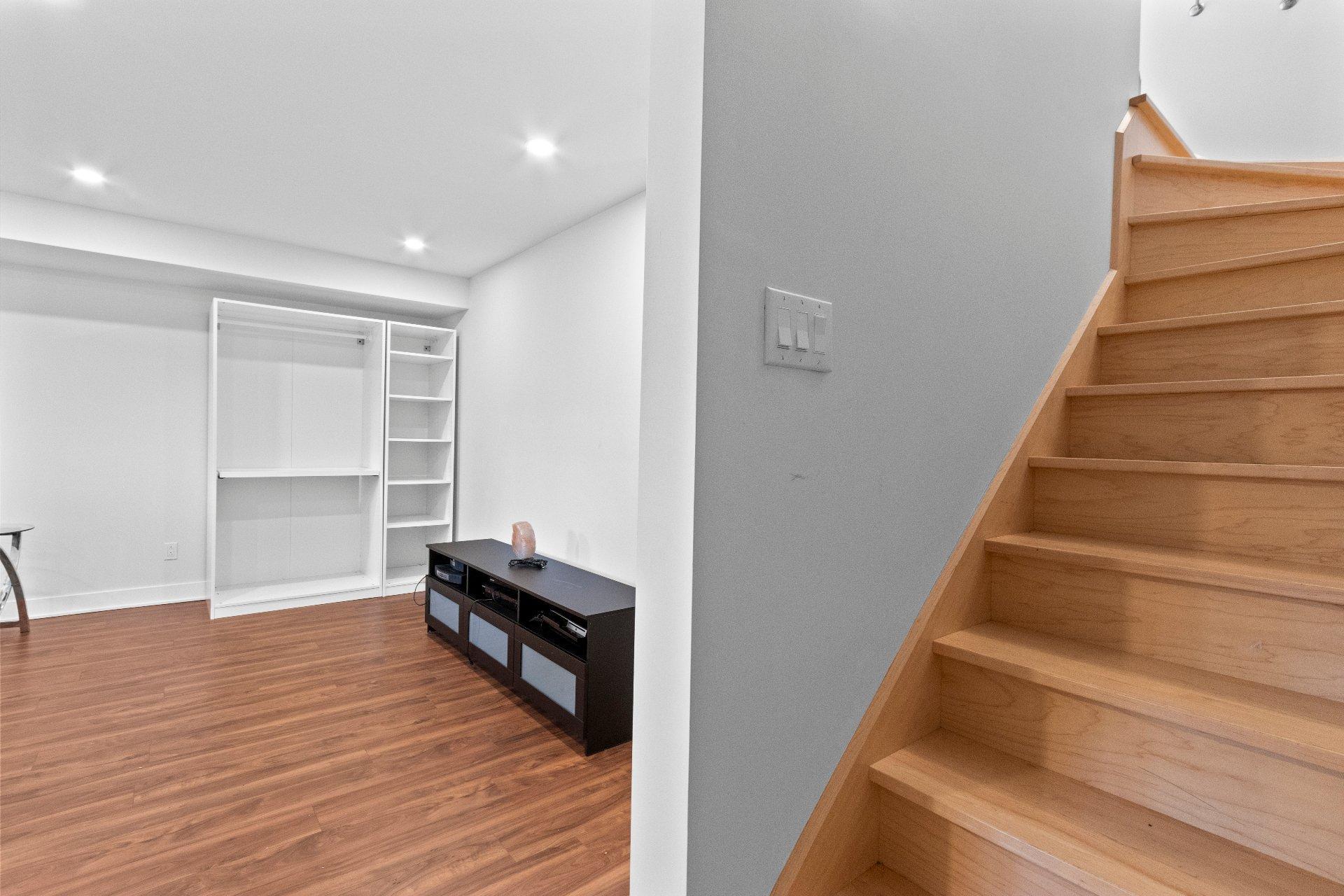 









3171


Rue Frégault

,
Laval (Chomedey),




QC
H7T0C6

