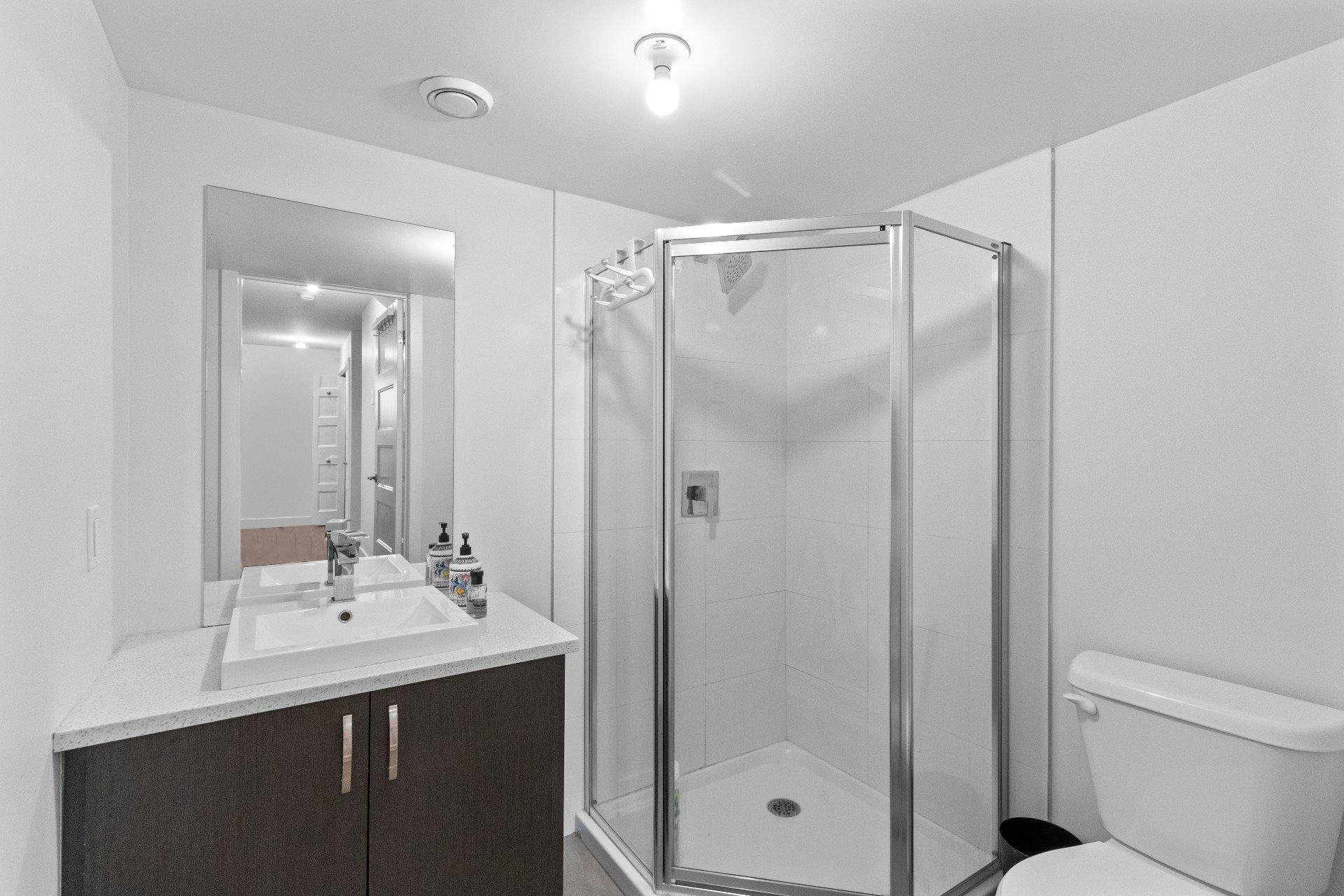 









3171


Rue Frégault

,
Laval (Chomedey),




QC
H7T0C6

