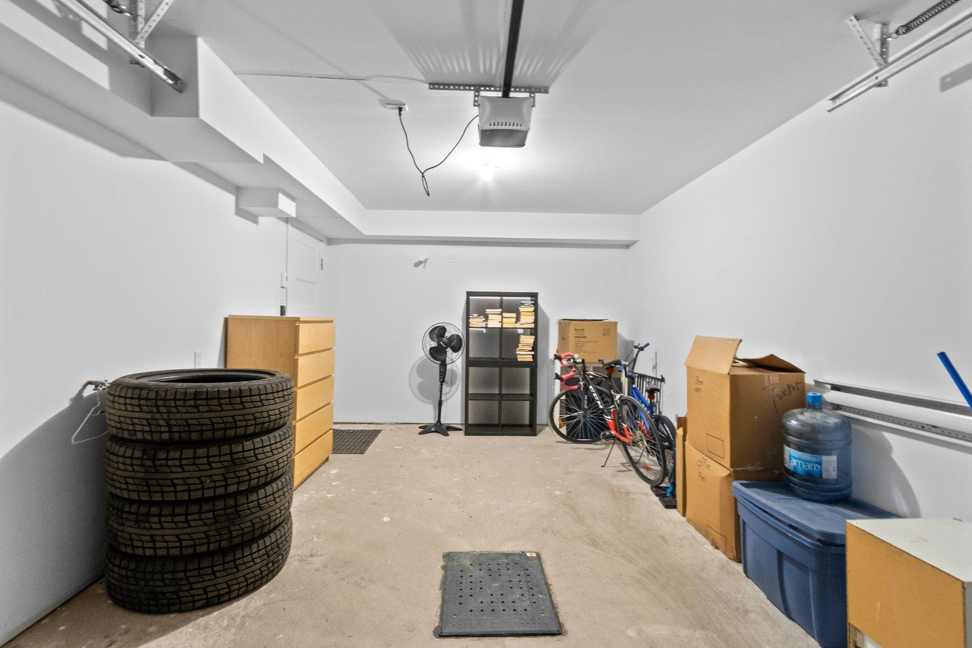 









3171


Rue Frégault

,
Laval (Chomedey),




QC
H7T0C6

