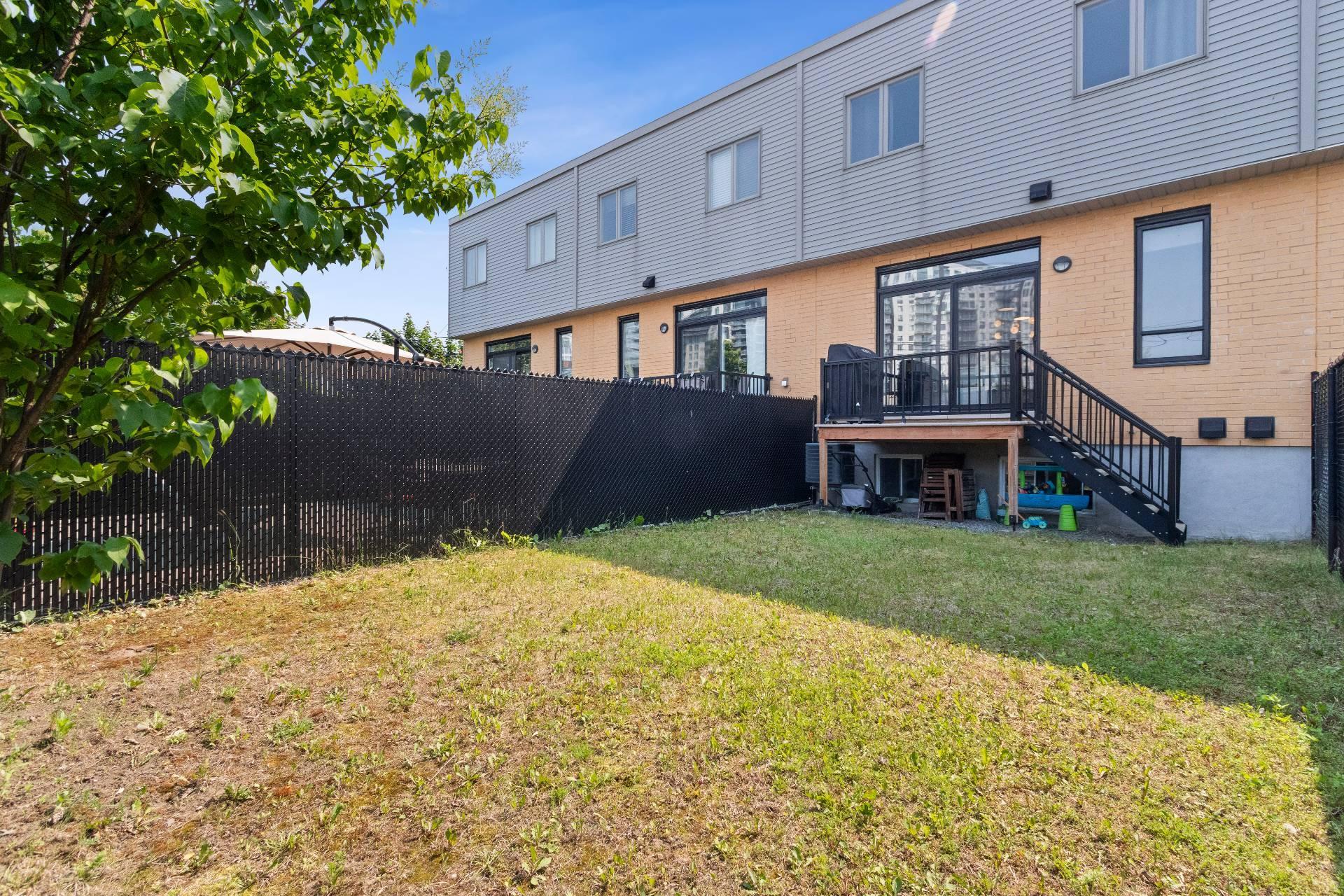 









3171


Rue Frégault

,
Laval (Chomedey),




QC
H7T0C6

