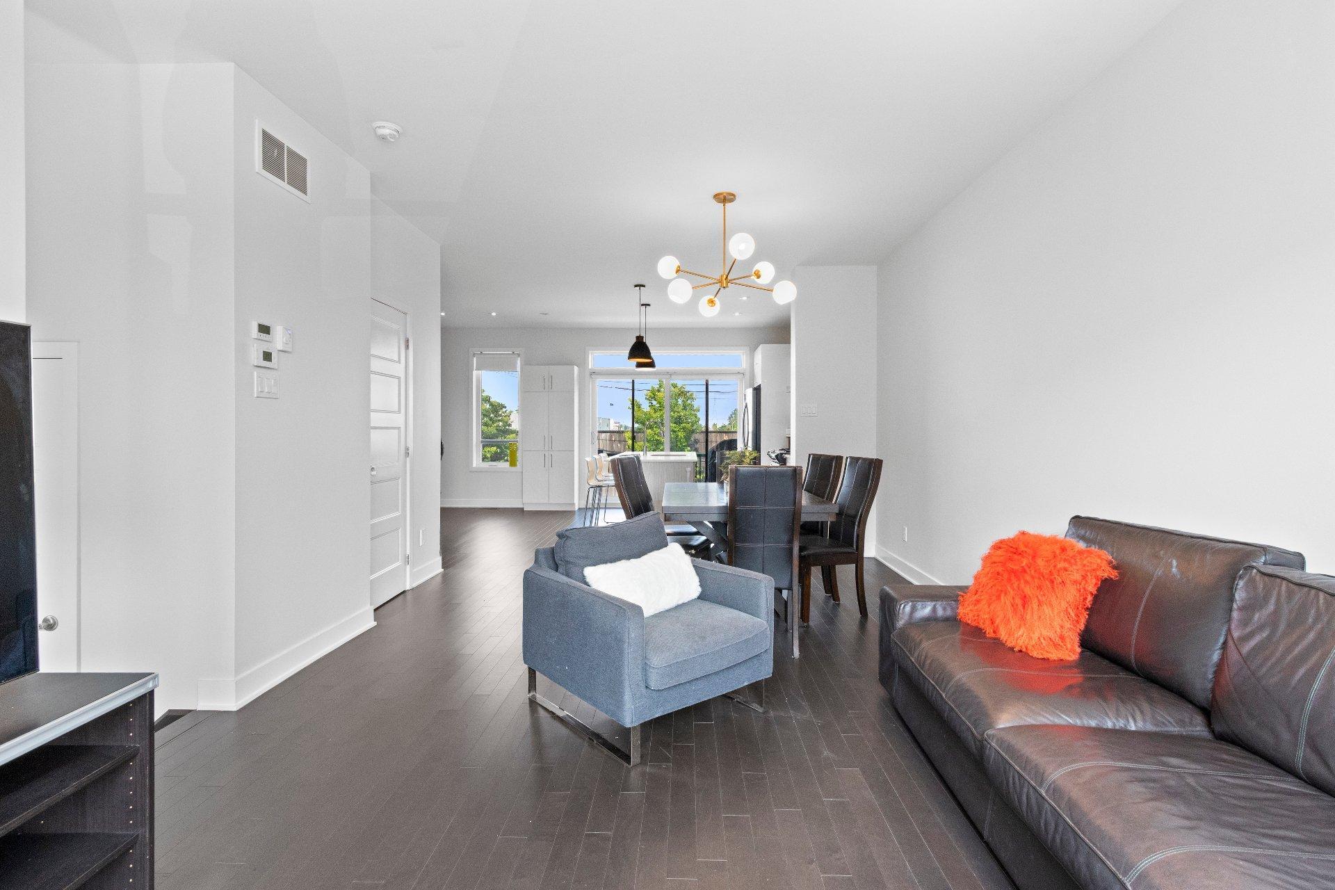









3171


Rue Frégault

,
Laval (Chomedey),




QC
H7T0C6

