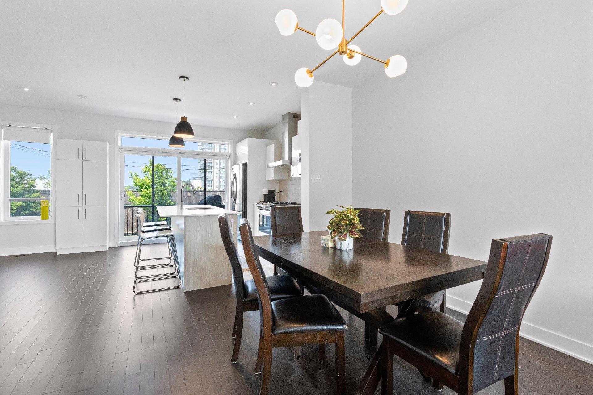 









3171


Rue Frégault

,
Laval (Chomedey),




QC
H7T0C6

