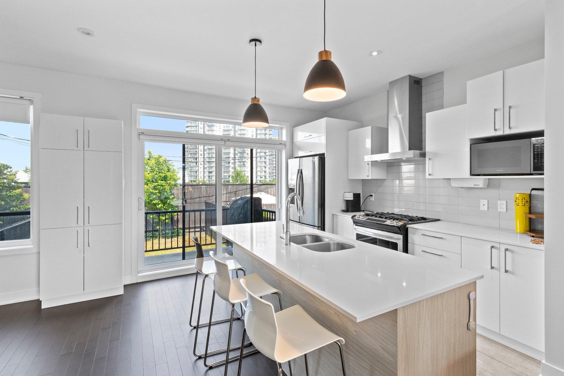 









3171


Rue Frégault

,
Laval (Chomedey),




QC
H7T0C6

