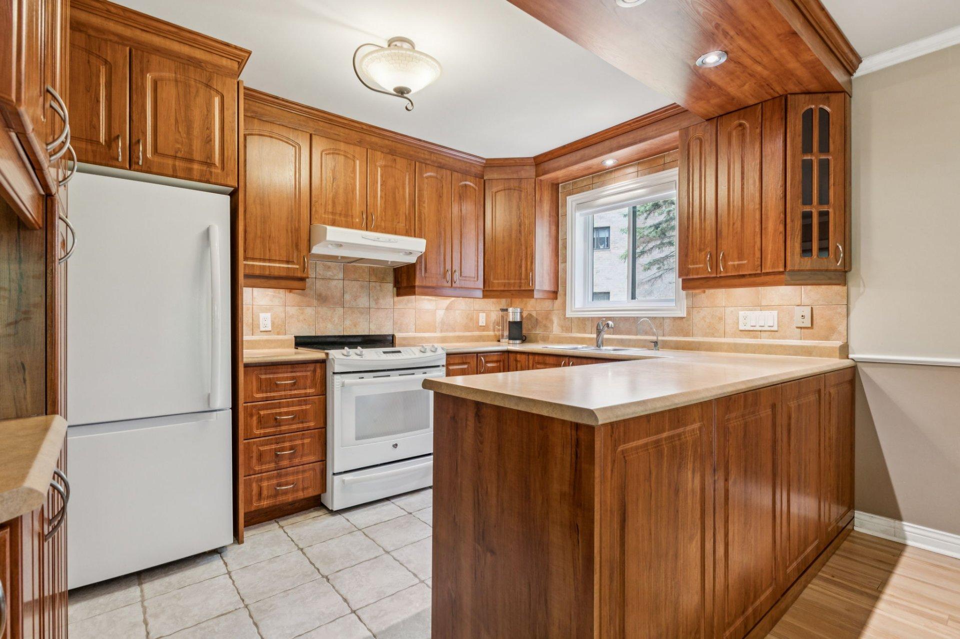 









6


Imp. de Brest

, 2,
Gatineau (Hull),




QC
J8Z3C2

