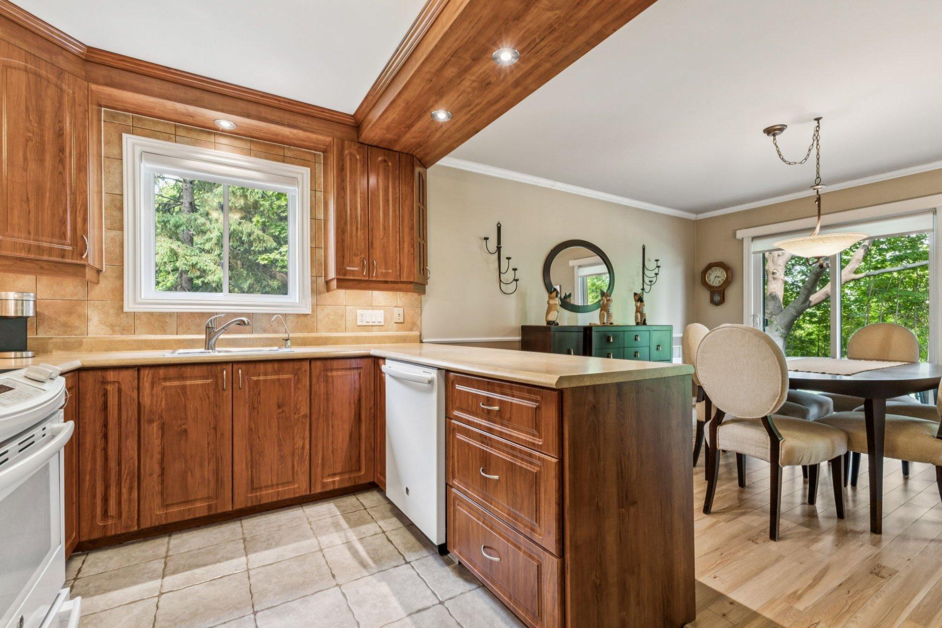 









6


Imp. de Brest

, 2,
Gatineau (Hull),




QC
J8Z3C2

