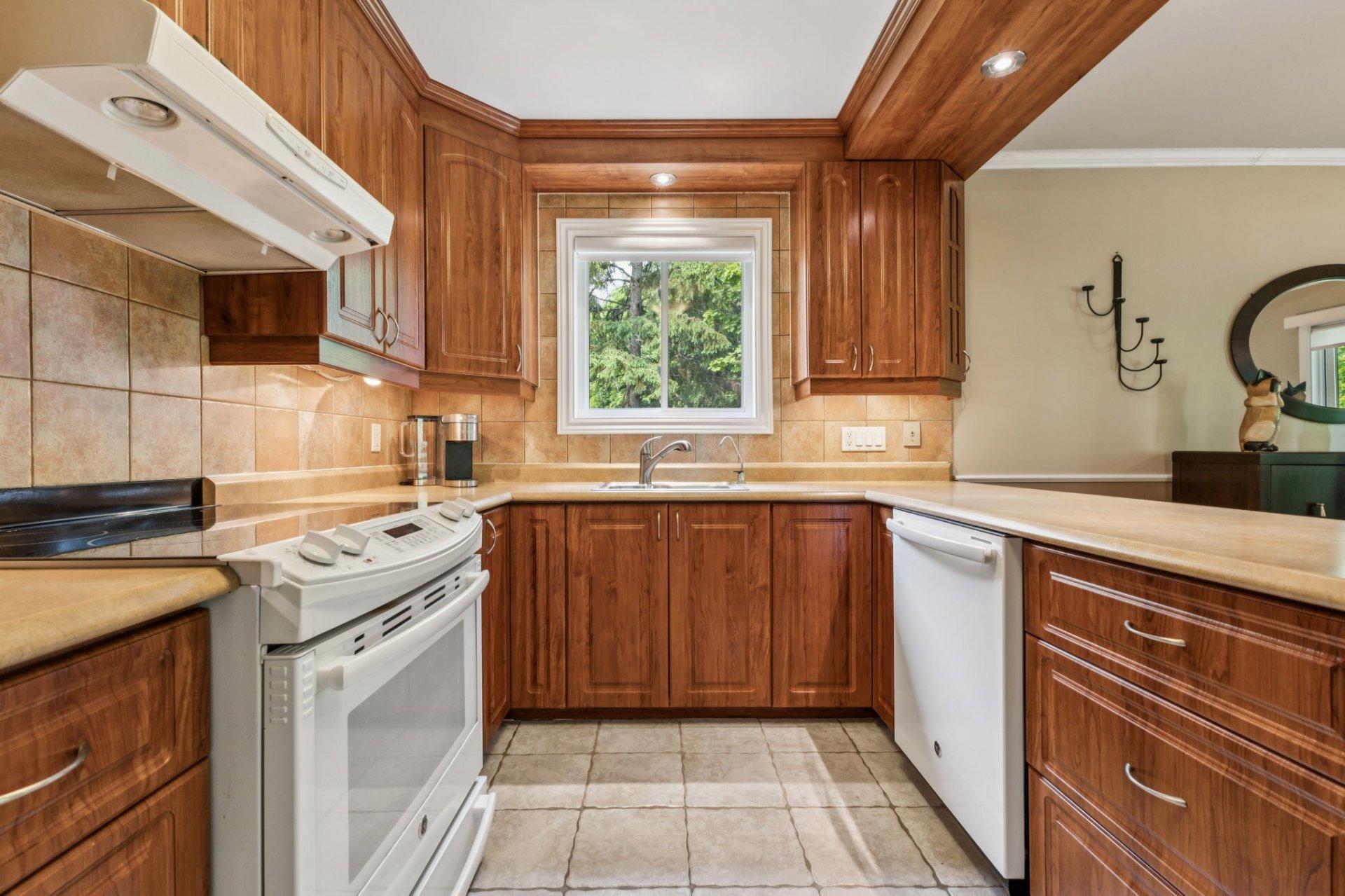 









6


Imp. de Brest

, 2,
Gatineau (Hull),




QC
J8Z3C2

