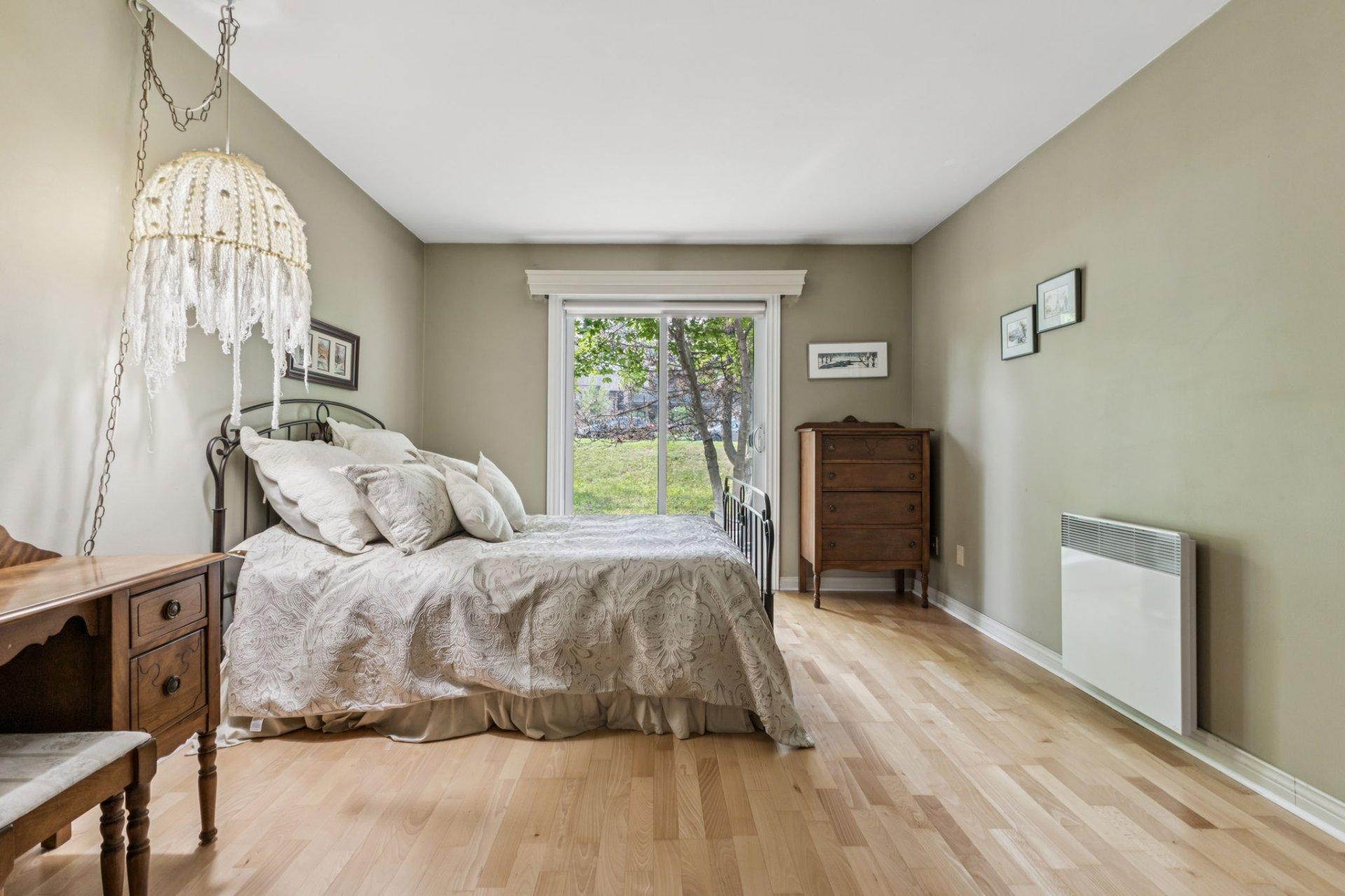 









6


Imp. de Brest

, 2,
Gatineau (Hull),




QC
J8Z3C2

