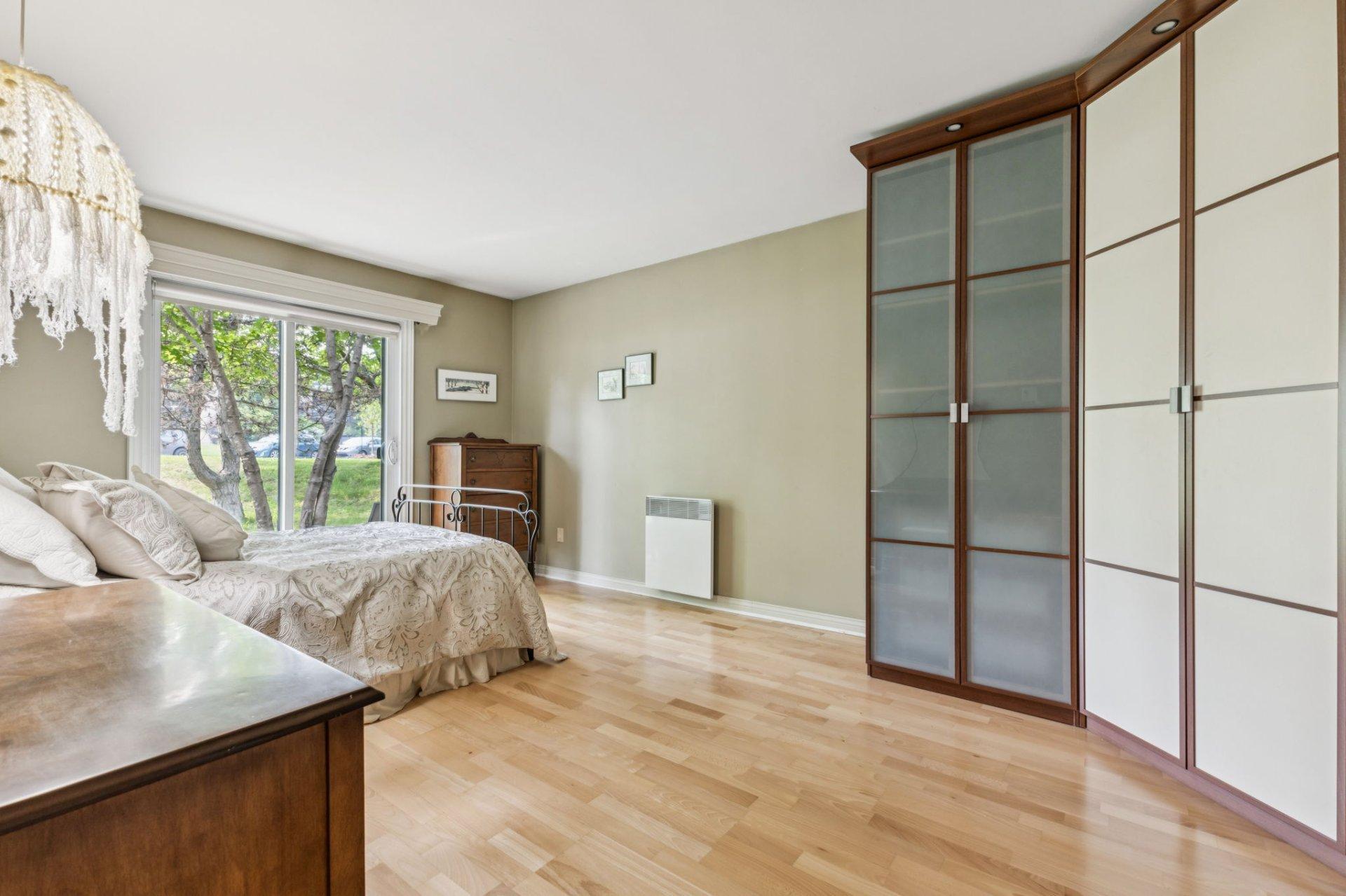 









6


Imp. de Brest

, 2,
Gatineau (Hull),




QC
J8Z3C2

