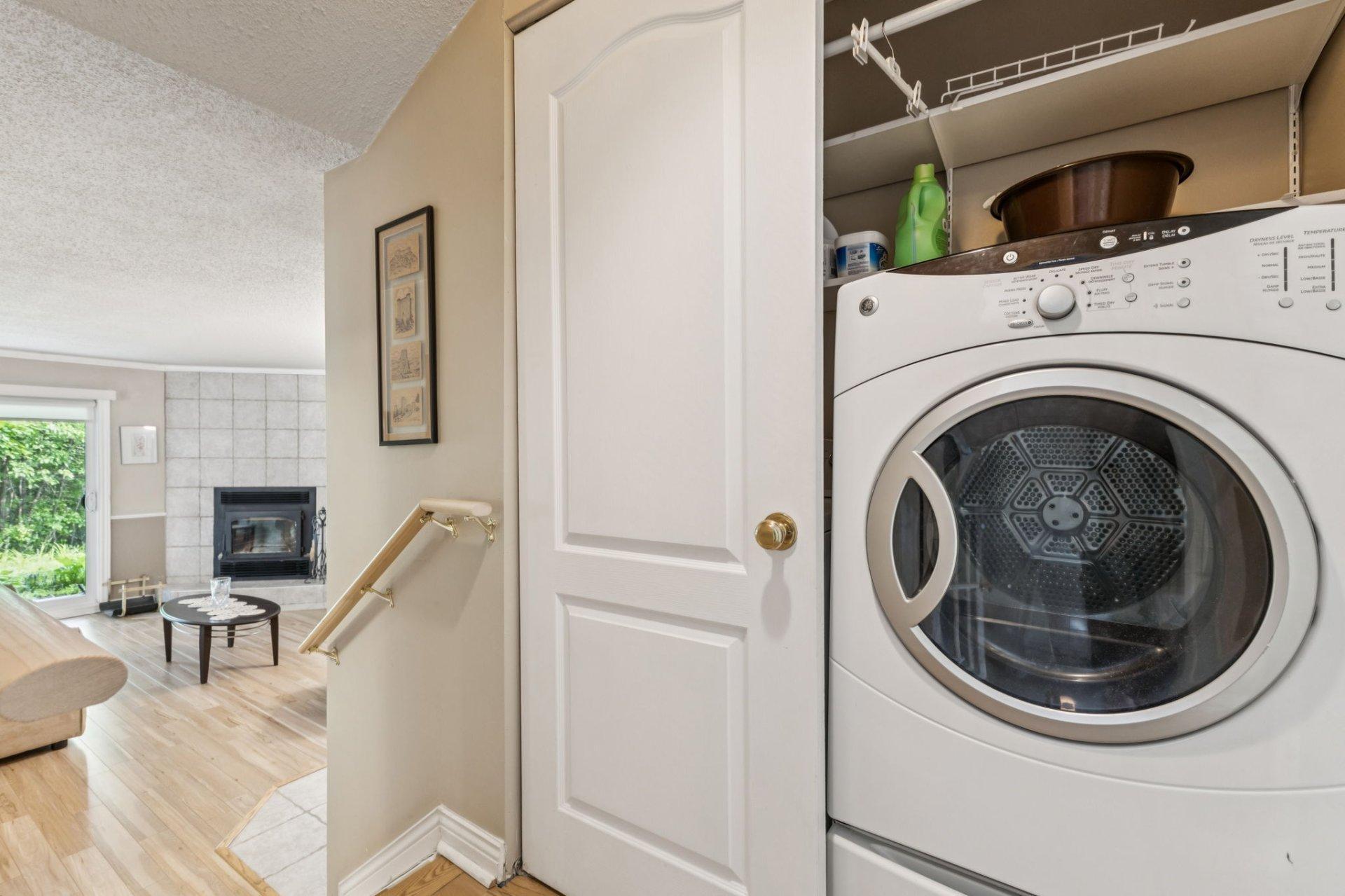 









6


Imp. de Brest

, 2,
Gatineau (Hull),




QC
J8Z3C2

