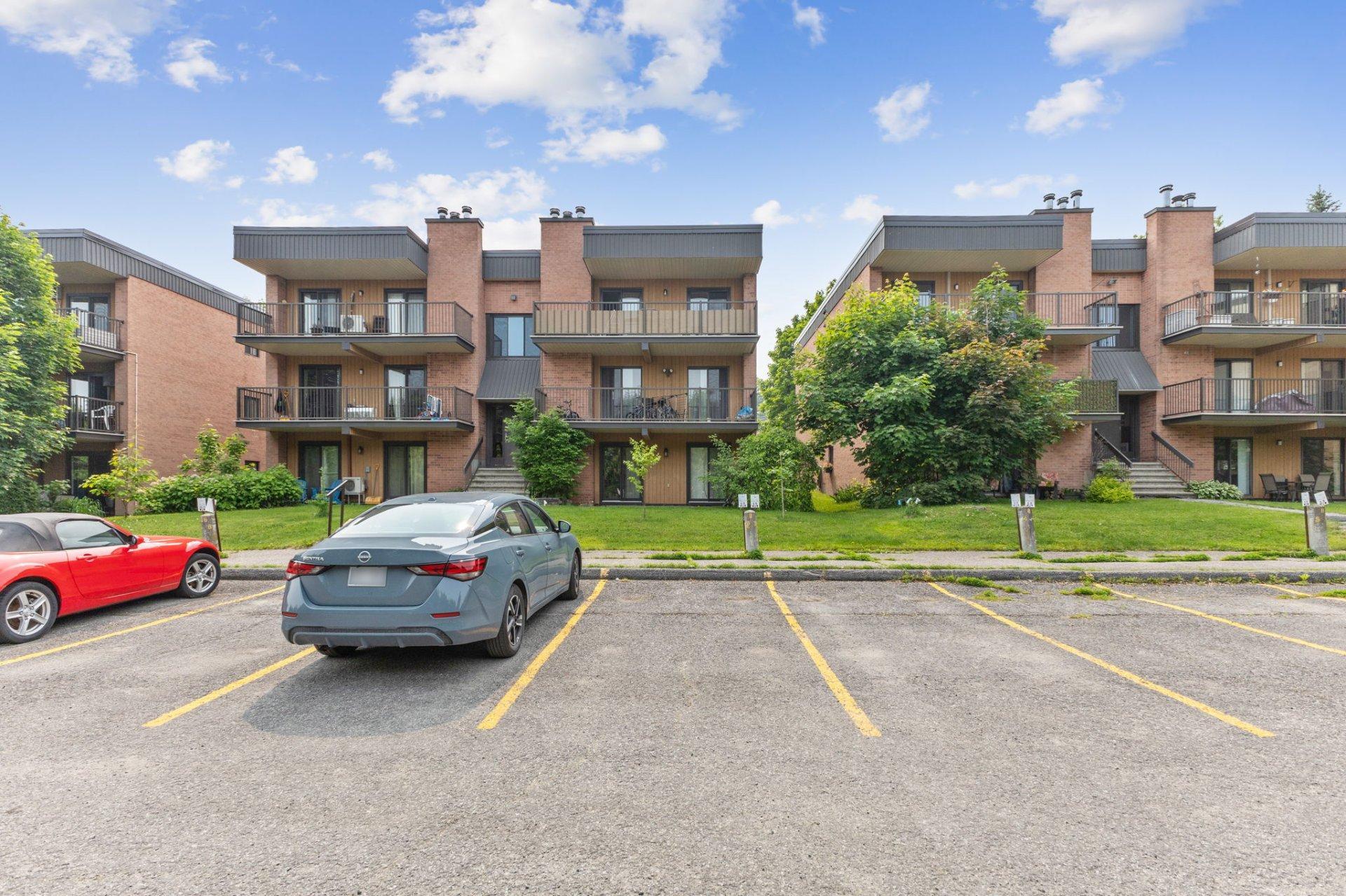 









6


Imp. de Brest

, 2,
Gatineau (Hull),




QC
J8Z3C2


