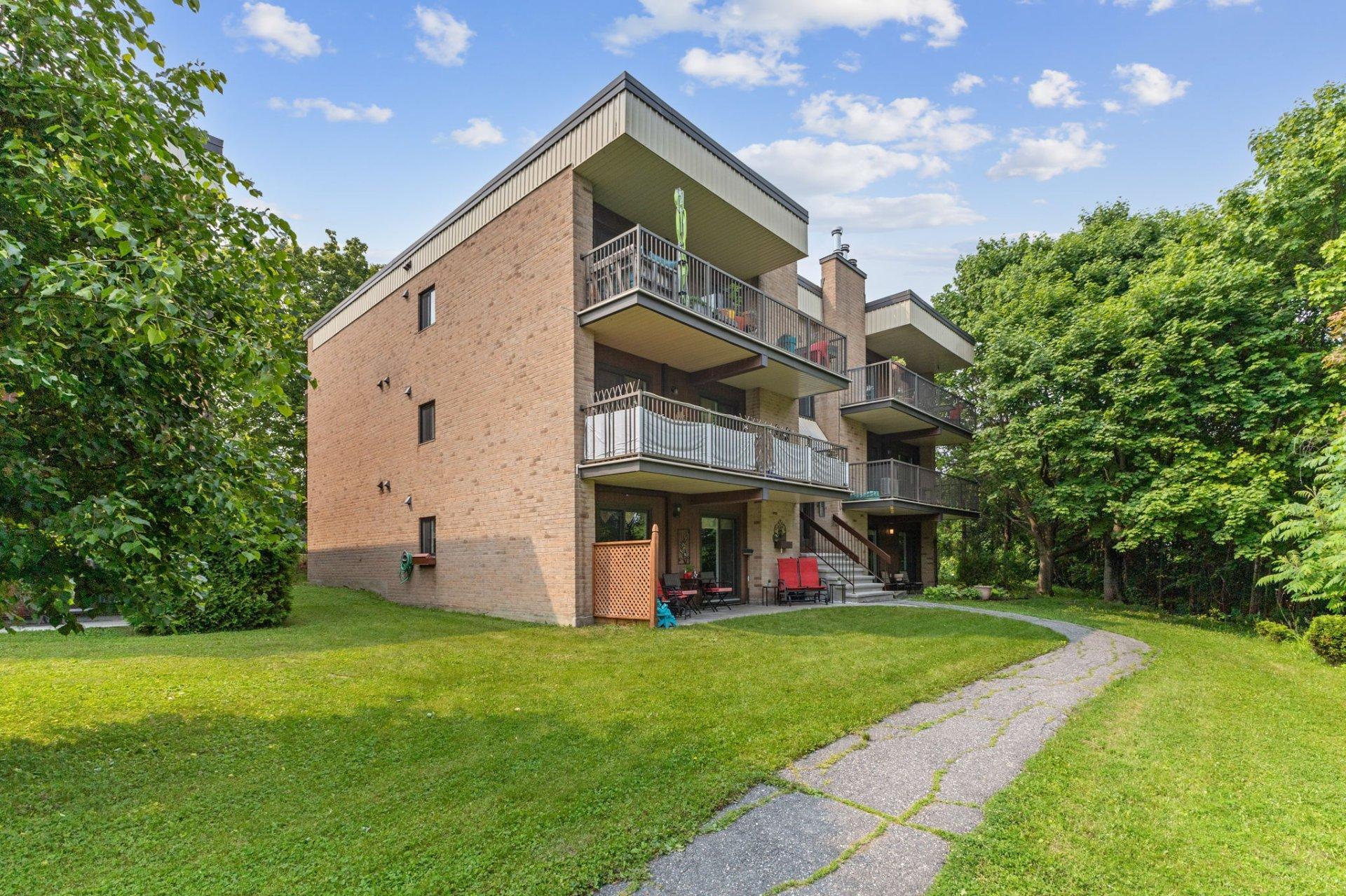 









6


Imp. de Brest

, 2,
Gatineau (Hull),




QC
J8Z3C2

