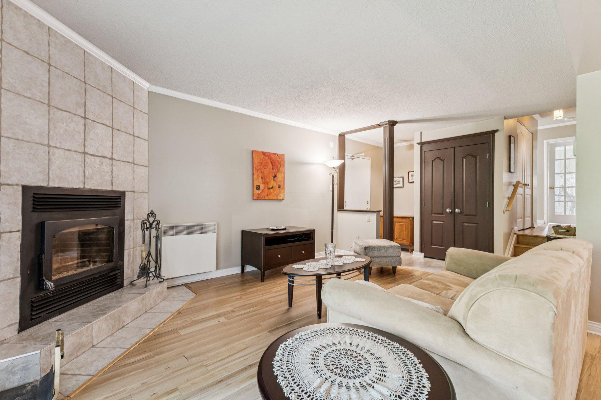 









6


Imp. de Brest

, 2,
Gatineau (Hull),




QC
J8Z3C2

