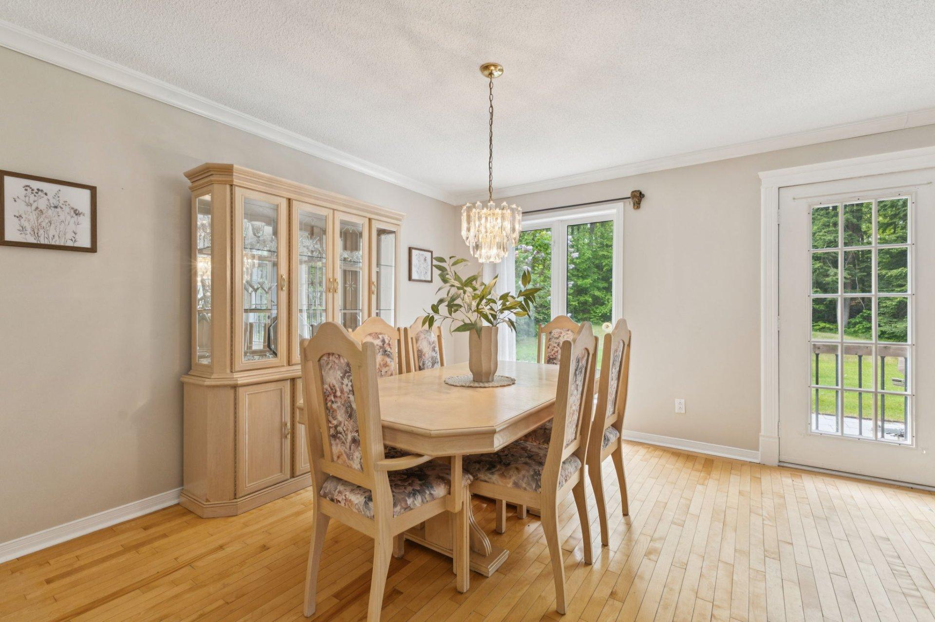 









85


Ch. Lafrenière

,
Val-des-Monts,




QC
J8N7J7

