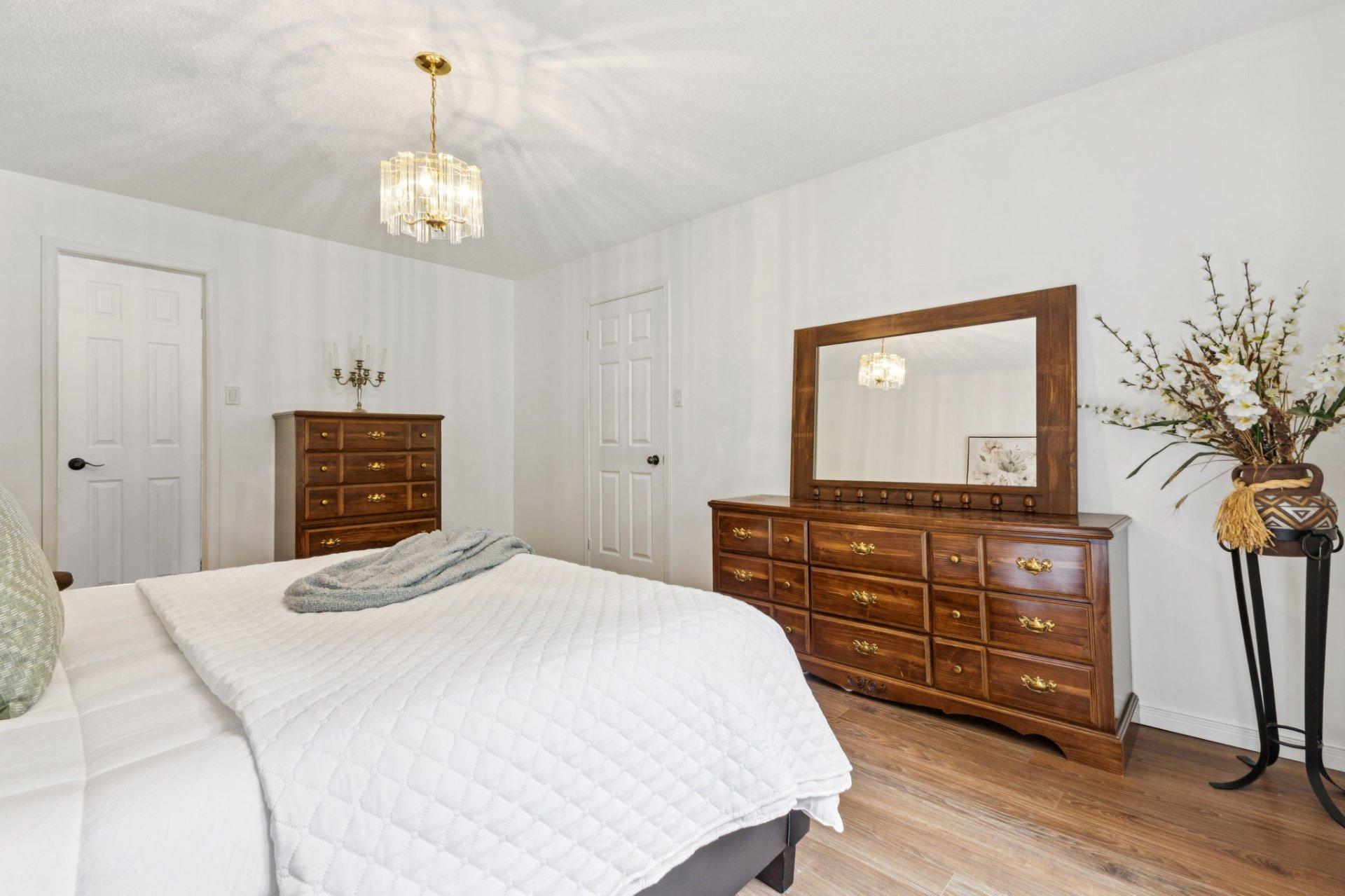 









85


Ch. Lafrenière

,
Val-des-Monts,




QC
J8N7J7

