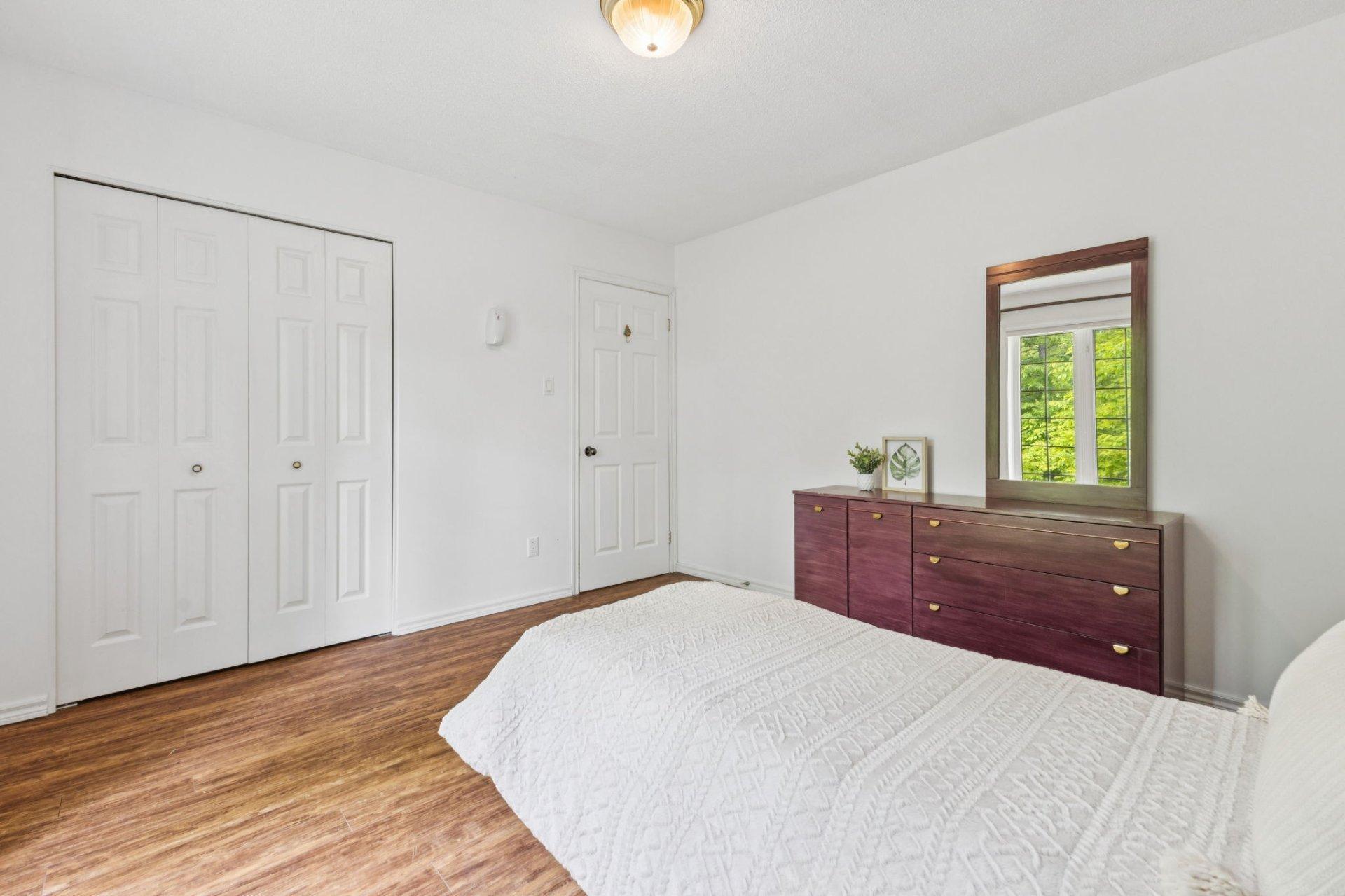 









85


Ch. Lafrenière

,
Val-des-Monts,




QC
J8N7J7

