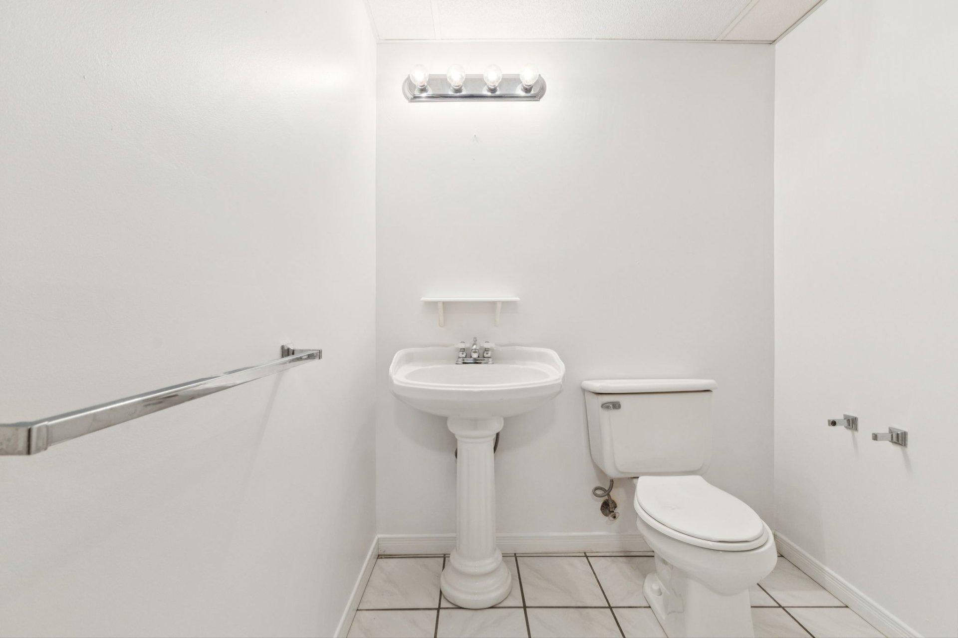 









85


Ch. Lafrenière

,
Val-des-Monts,




QC
J8N7J7

