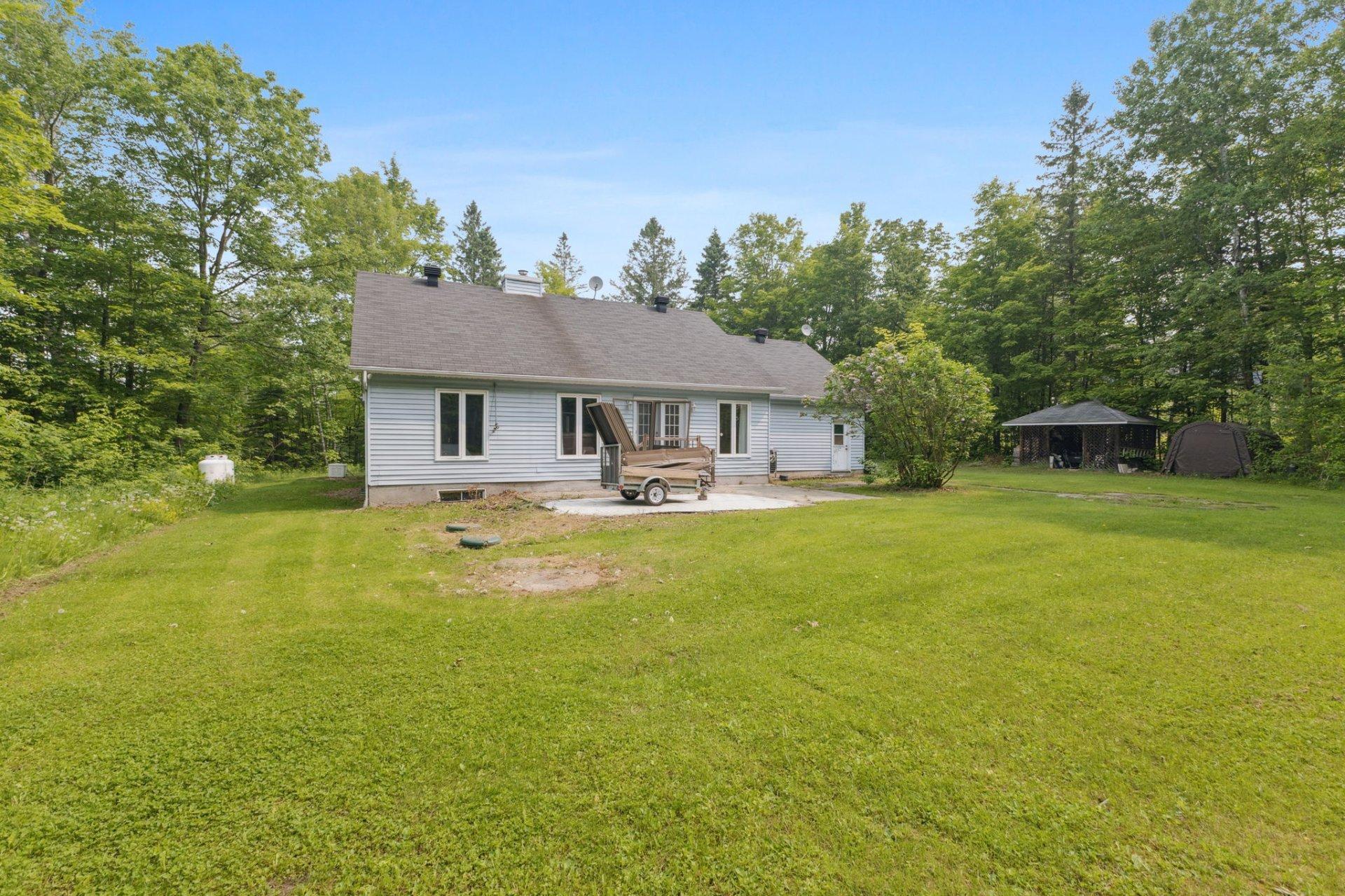 









85


Ch. Lafrenière

,
Val-des-Monts,




QC
J8N7J7


