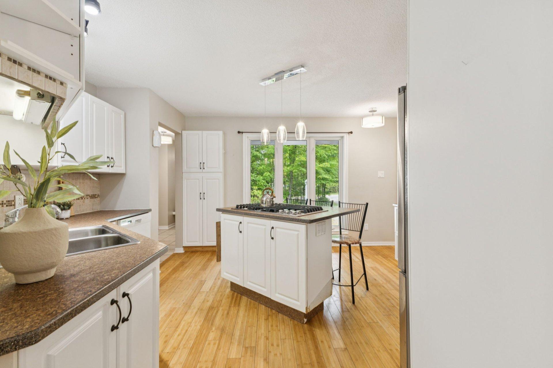 









85


Ch. Lafrenière

,
Val-des-Monts,




QC
J8N7J7


