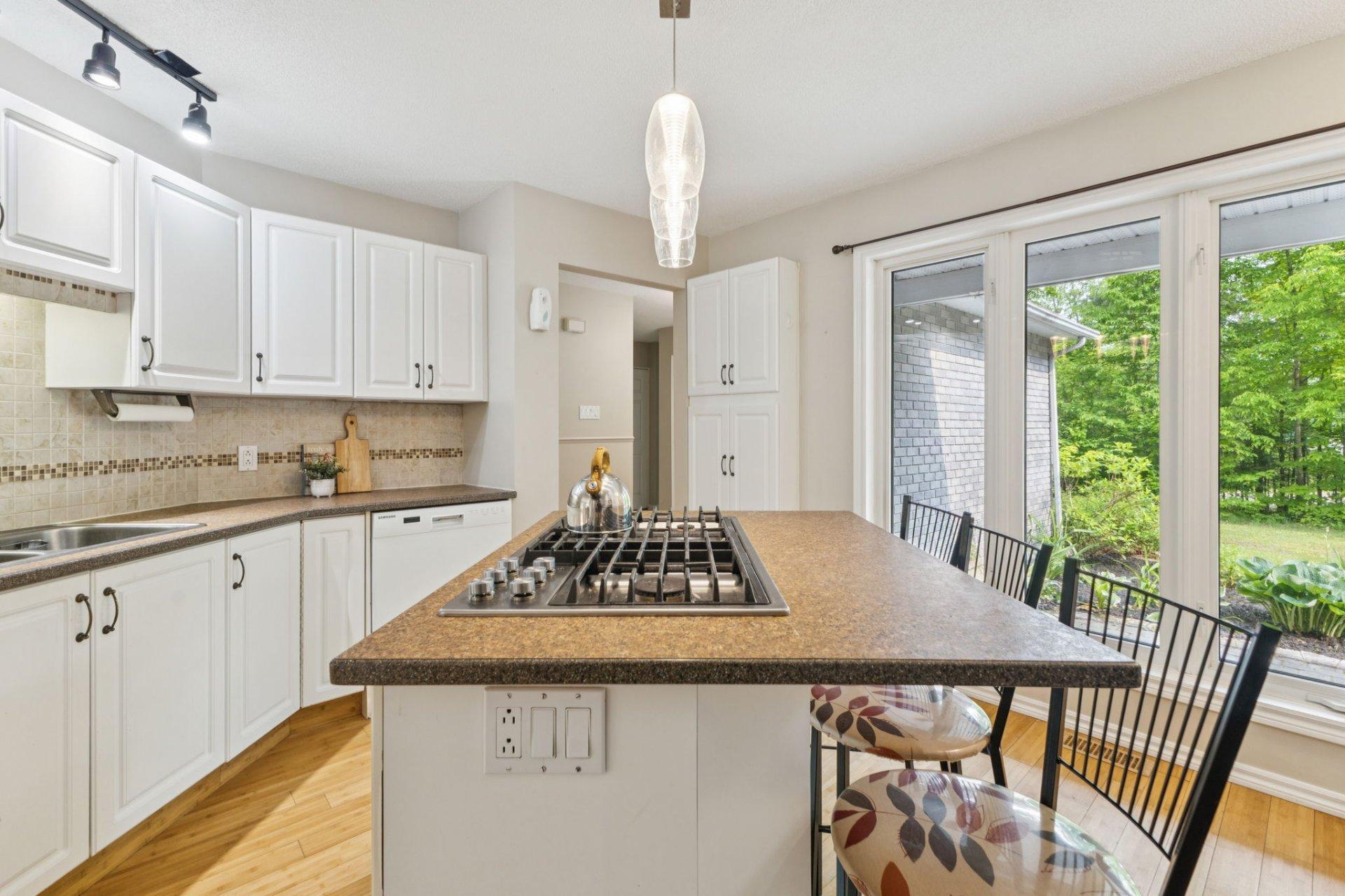 









85


Ch. Lafrenière

,
Val-des-Monts,




QC
J8N7J7

