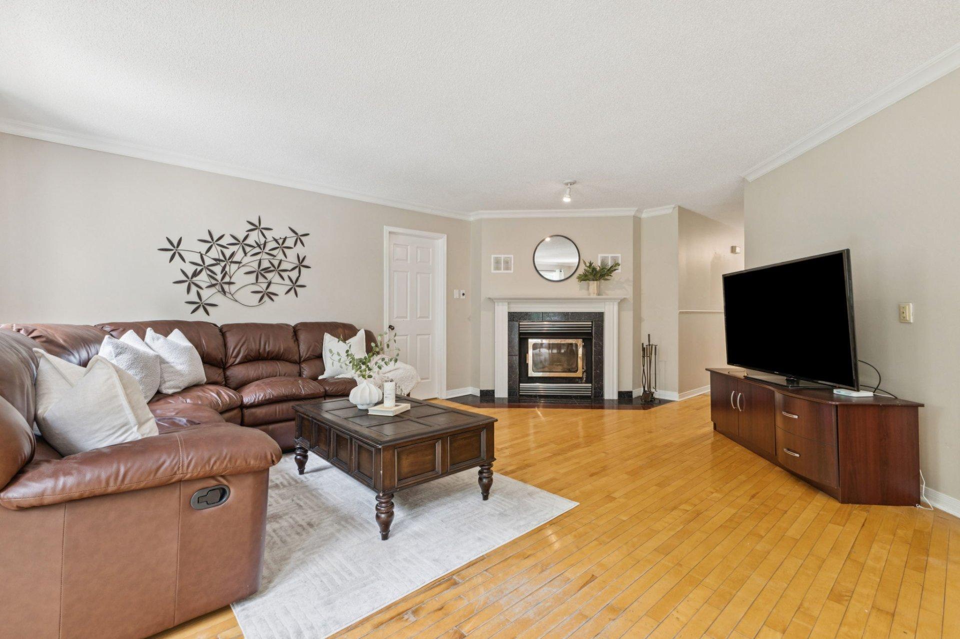 









85


Ch. Lafrenière

,
Val-des-Monts,




QC
J8N7J7

