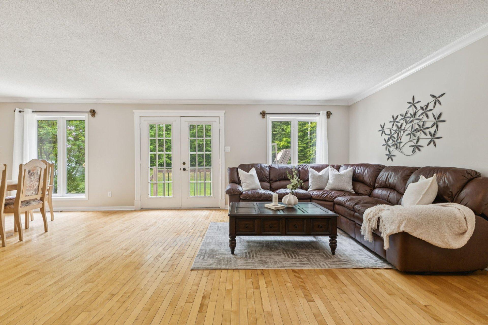 









85


Ch. Lafrenière

,
Val-des-Monts,




QC
J8N7J7

