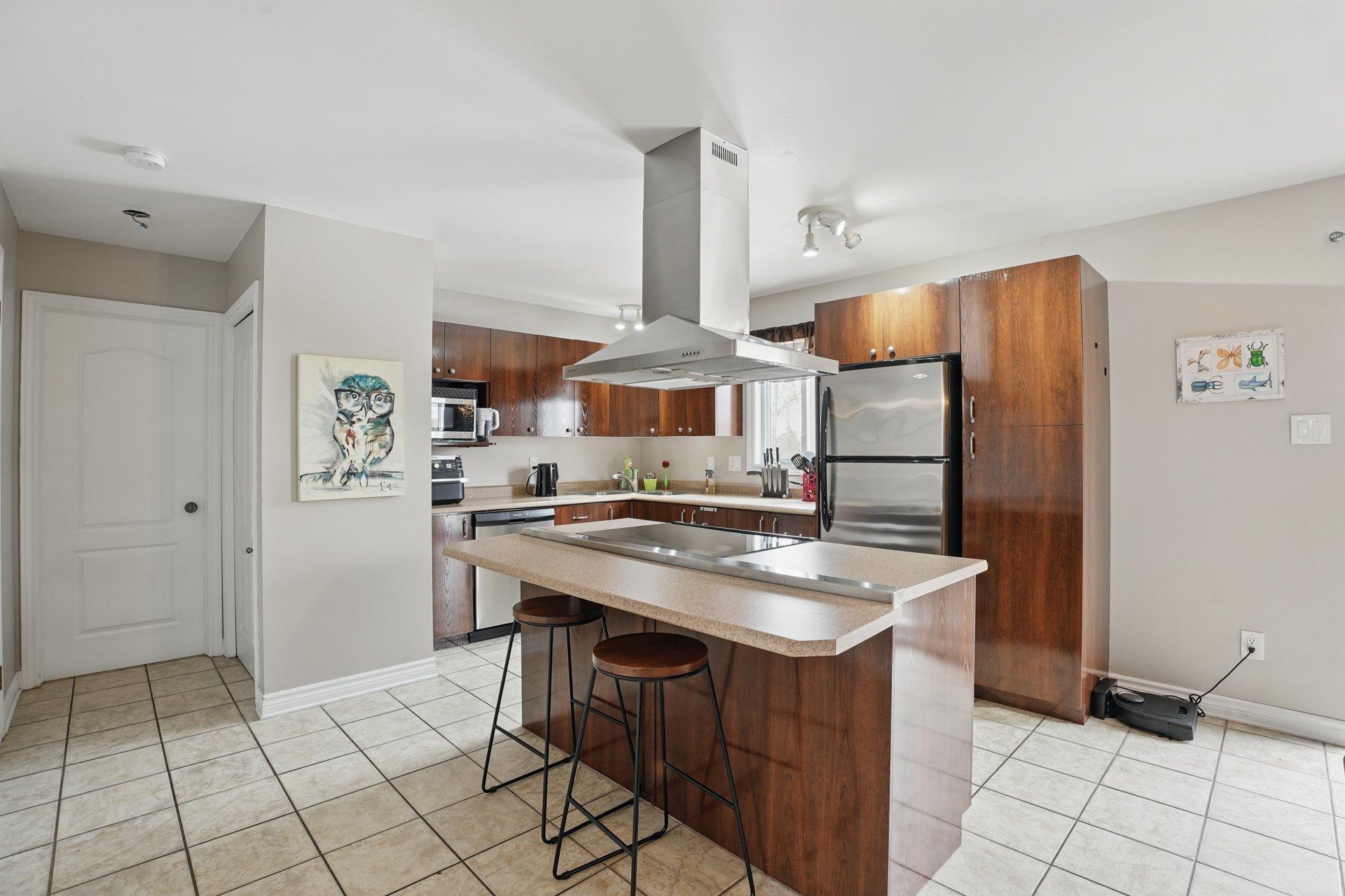 









108


Imp. Jean-Duceppe

,
Gatineau (Aylmer),




QC
J9H7K7

