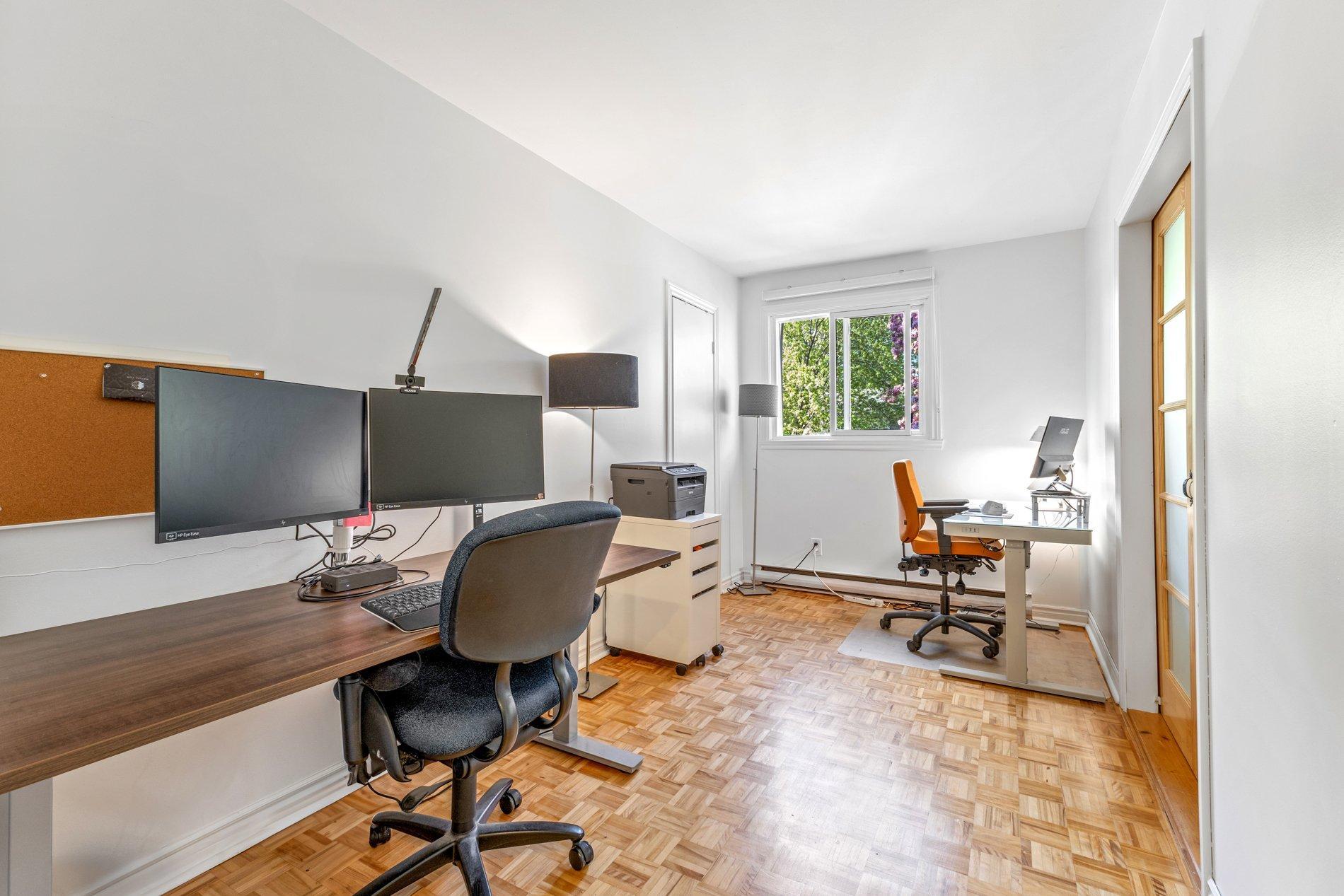 









1310


40e Avenue

,
Montréal (Rivière-des-Prairies/Pointe-aux-Trembles),




QC
H1A3G5

